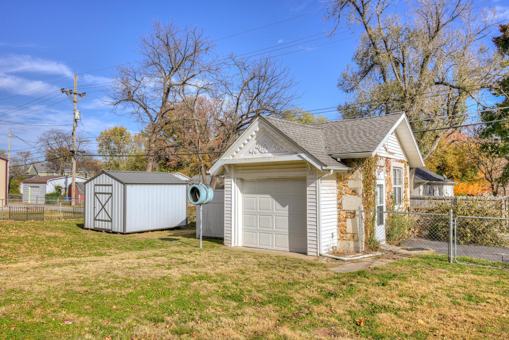 1830 South Maple Street Property Photo 50