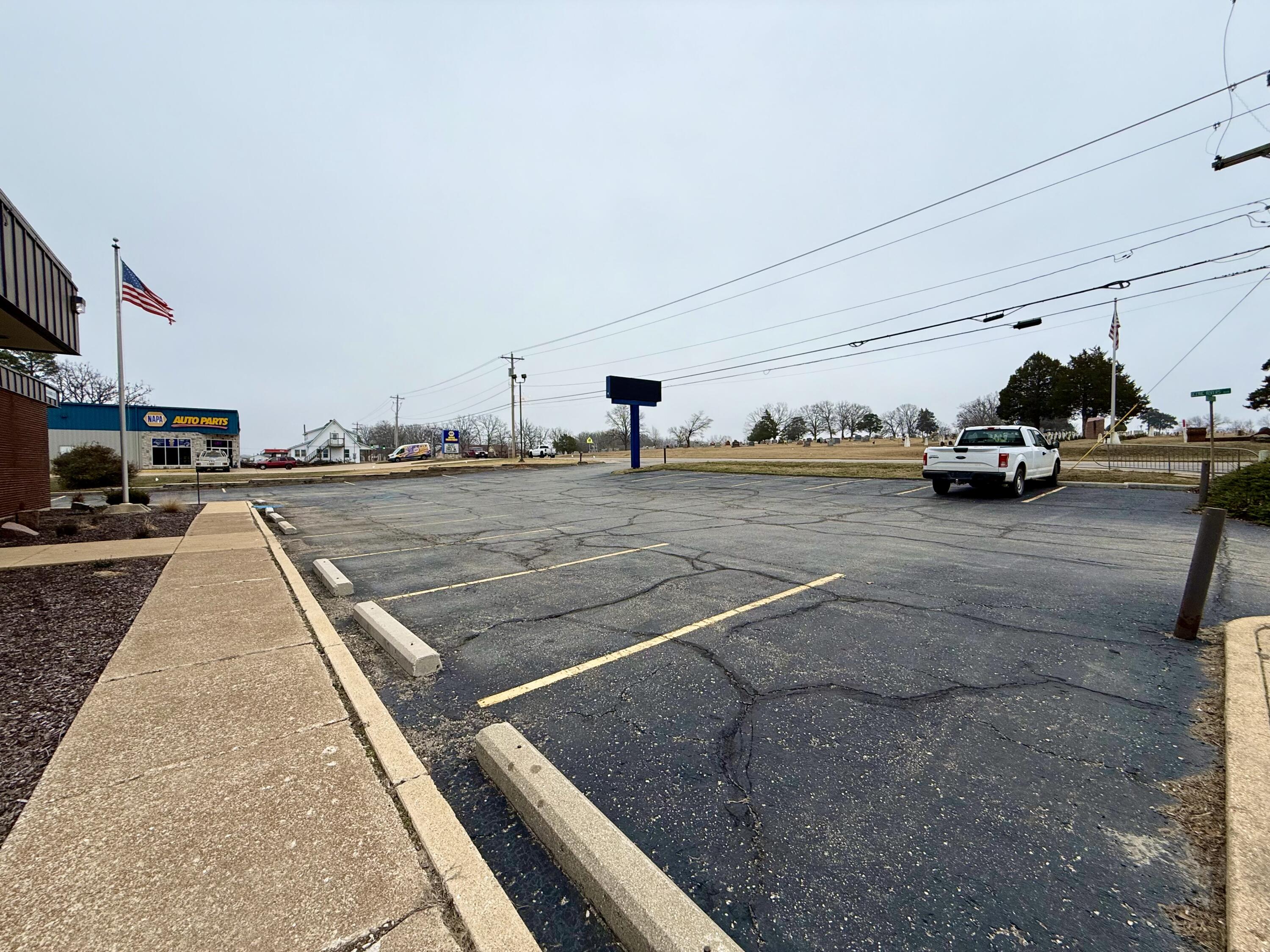 600 East Highway 32 Property Photo 23