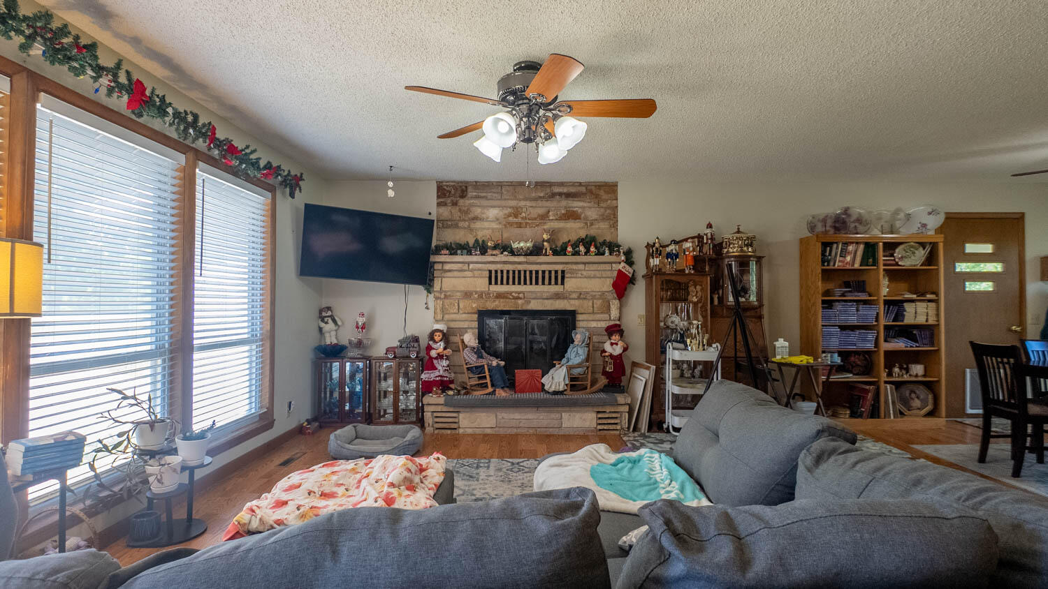 920 Oak Street Property Photo 3