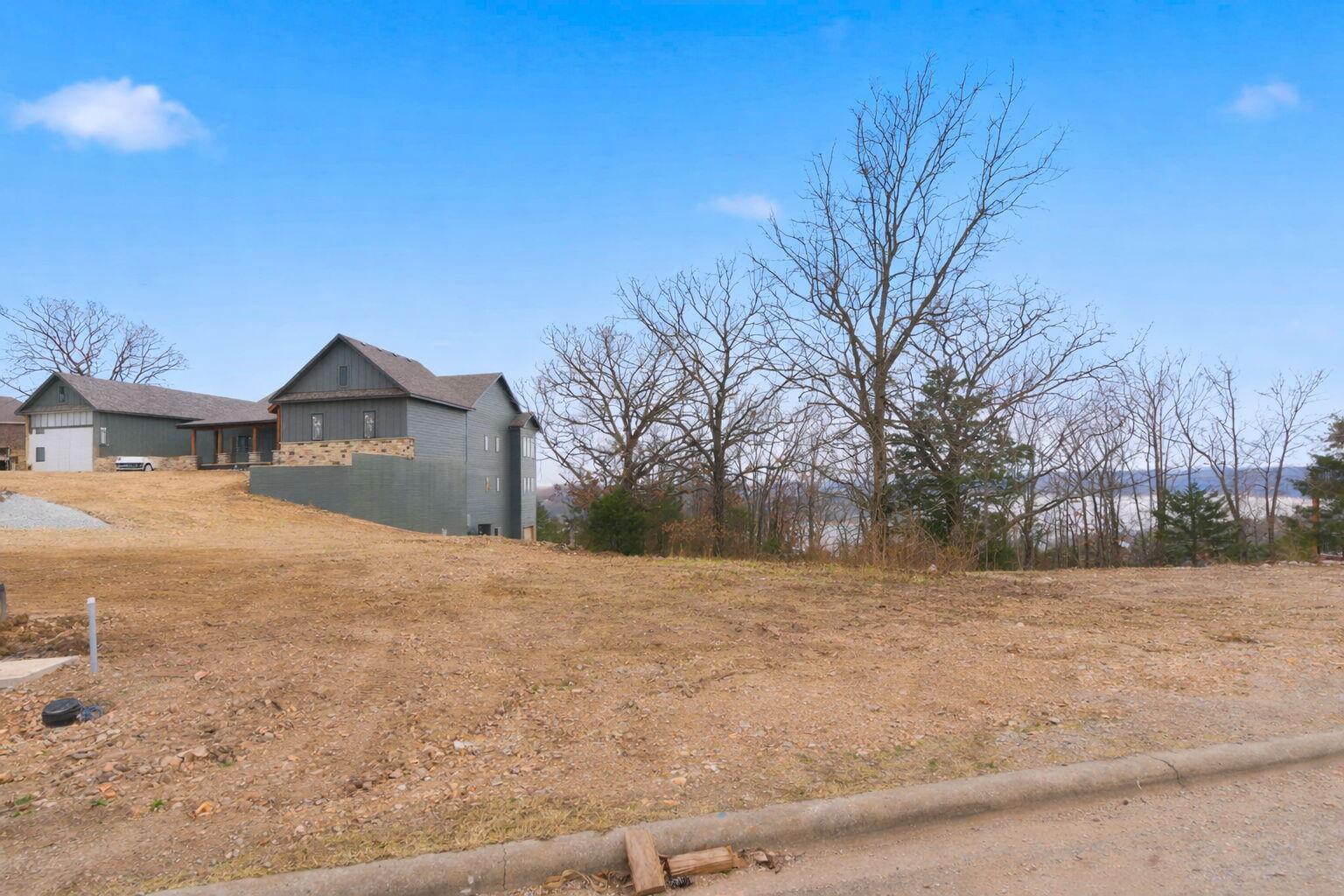 195 Emerald Pointe Road Property Photo 2