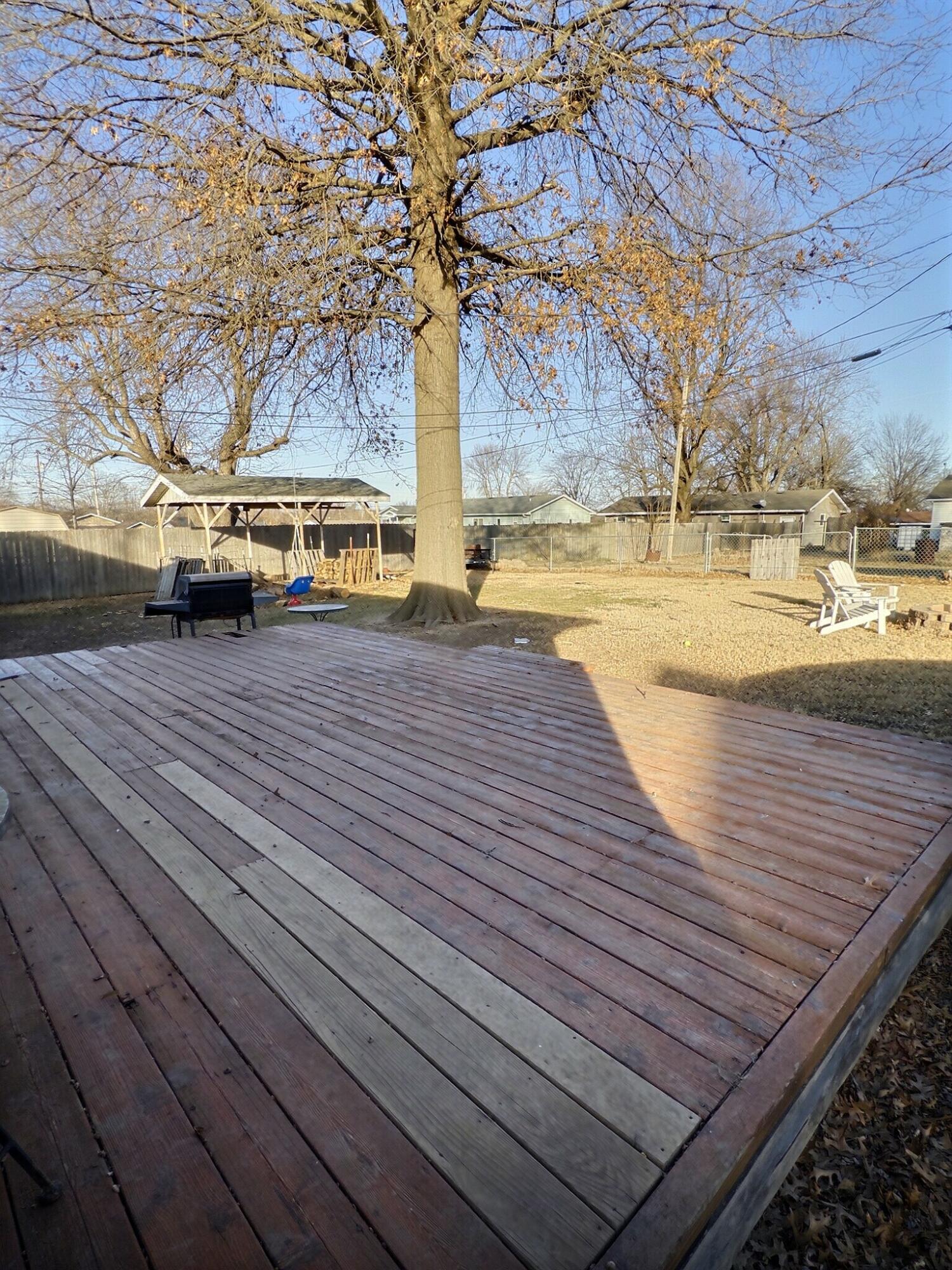 220 South Park Avenue Property Photo 6