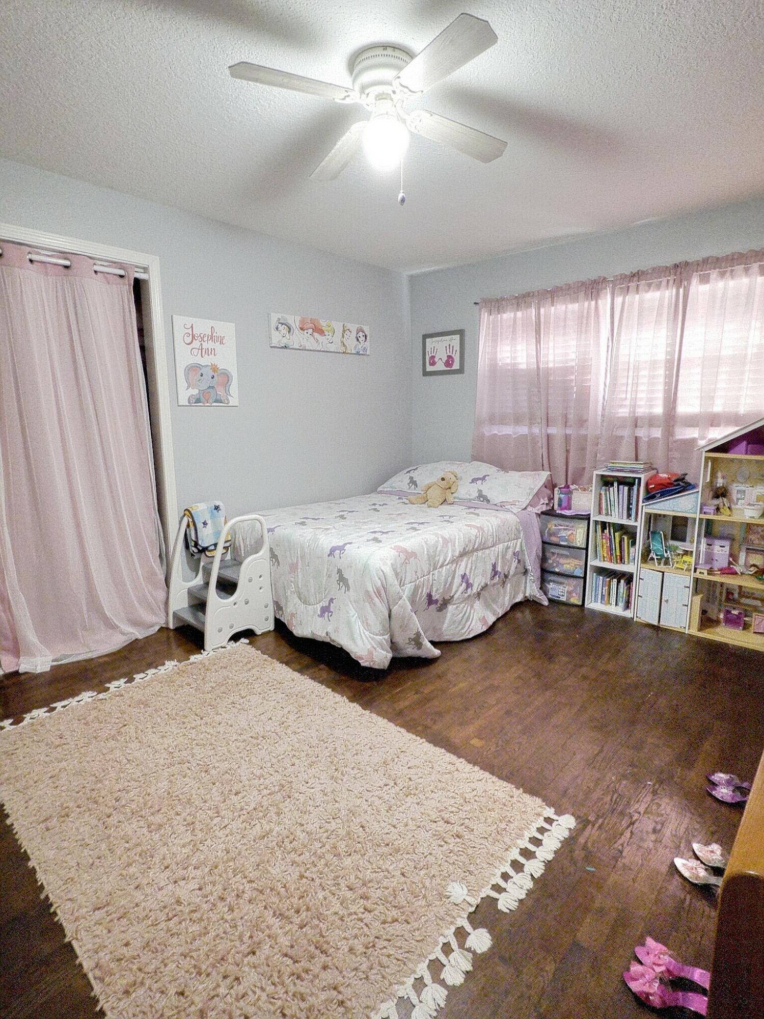 220 South Park Avenue Property Photo 25