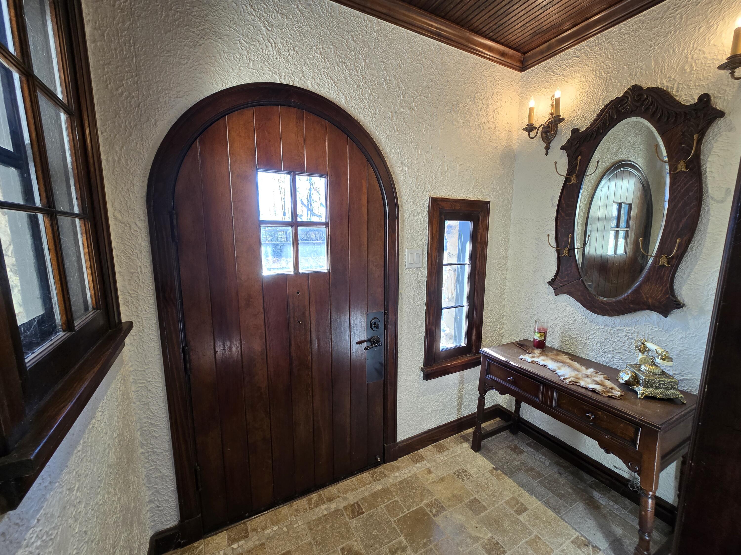 335 Westwood Drive Property Photo 5