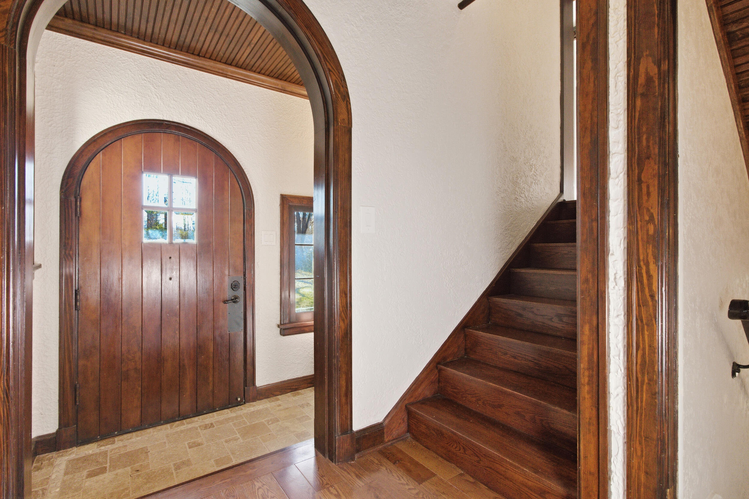 335 Westwood Drive Property Photo 6