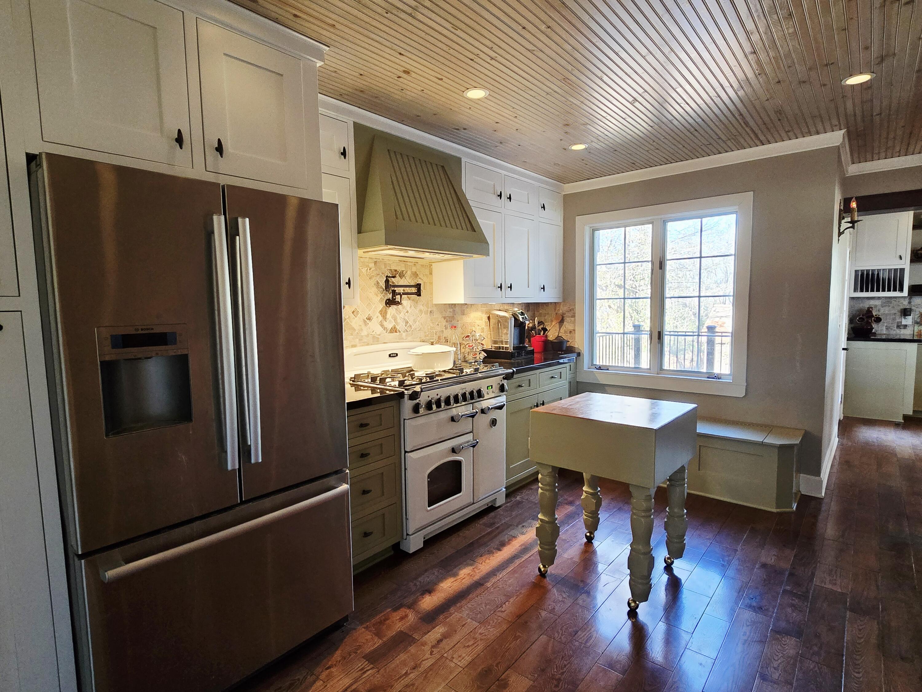 335 Westwood Drive Property Photo 14