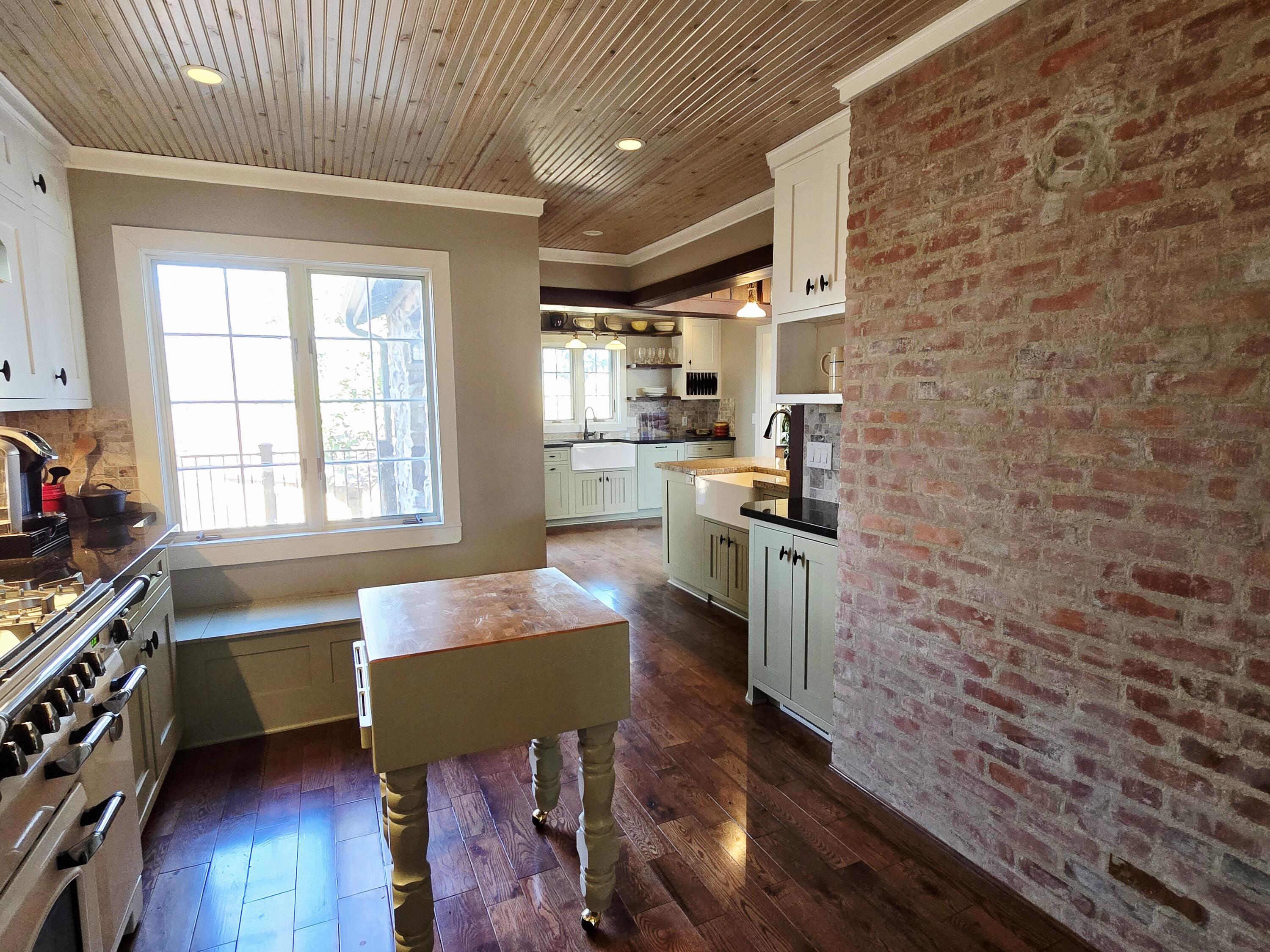 335 Westwood Drive Property Photo 16