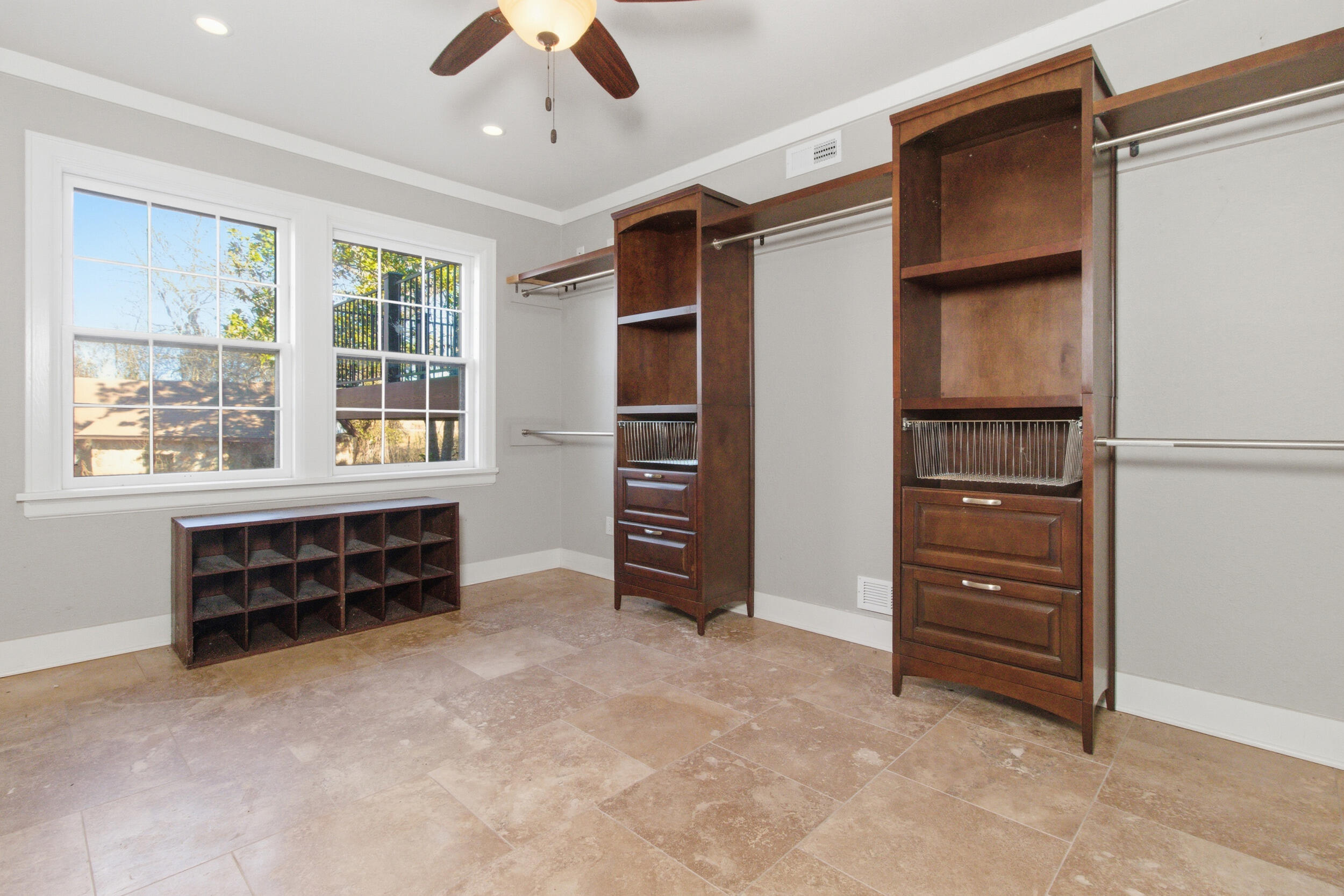 335 Westwood Drive Property Photo 32