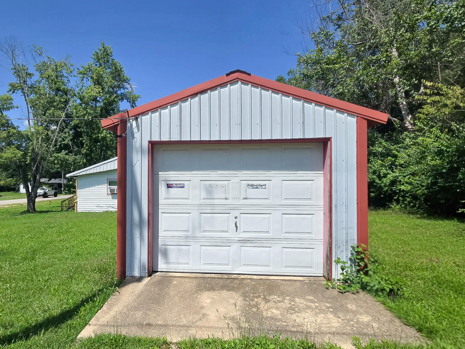 1104 Highland Street Property Photo 2