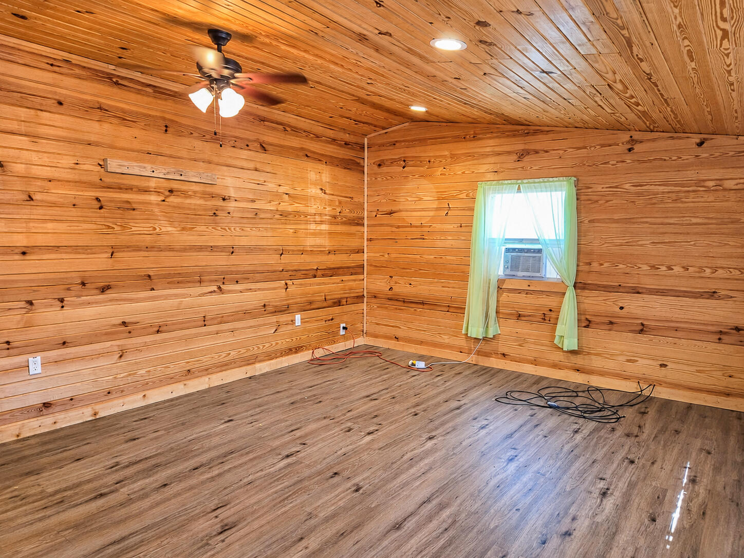 1104 Highland Street Property Photo 3