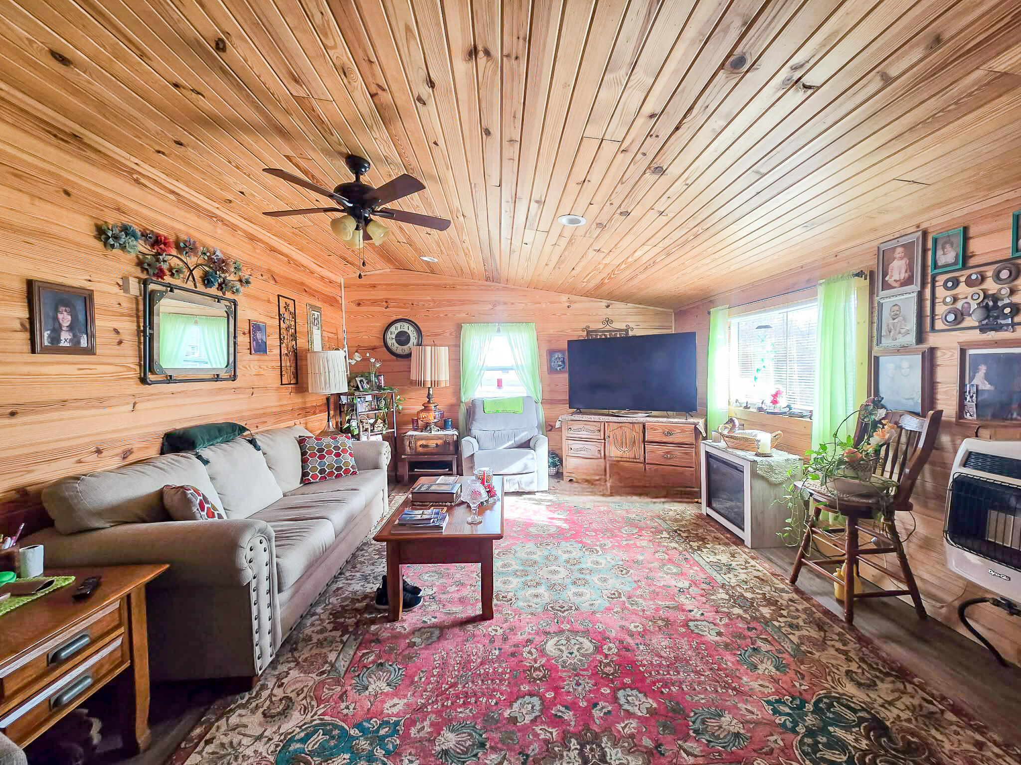 1104 Highland Street Property Photo 4