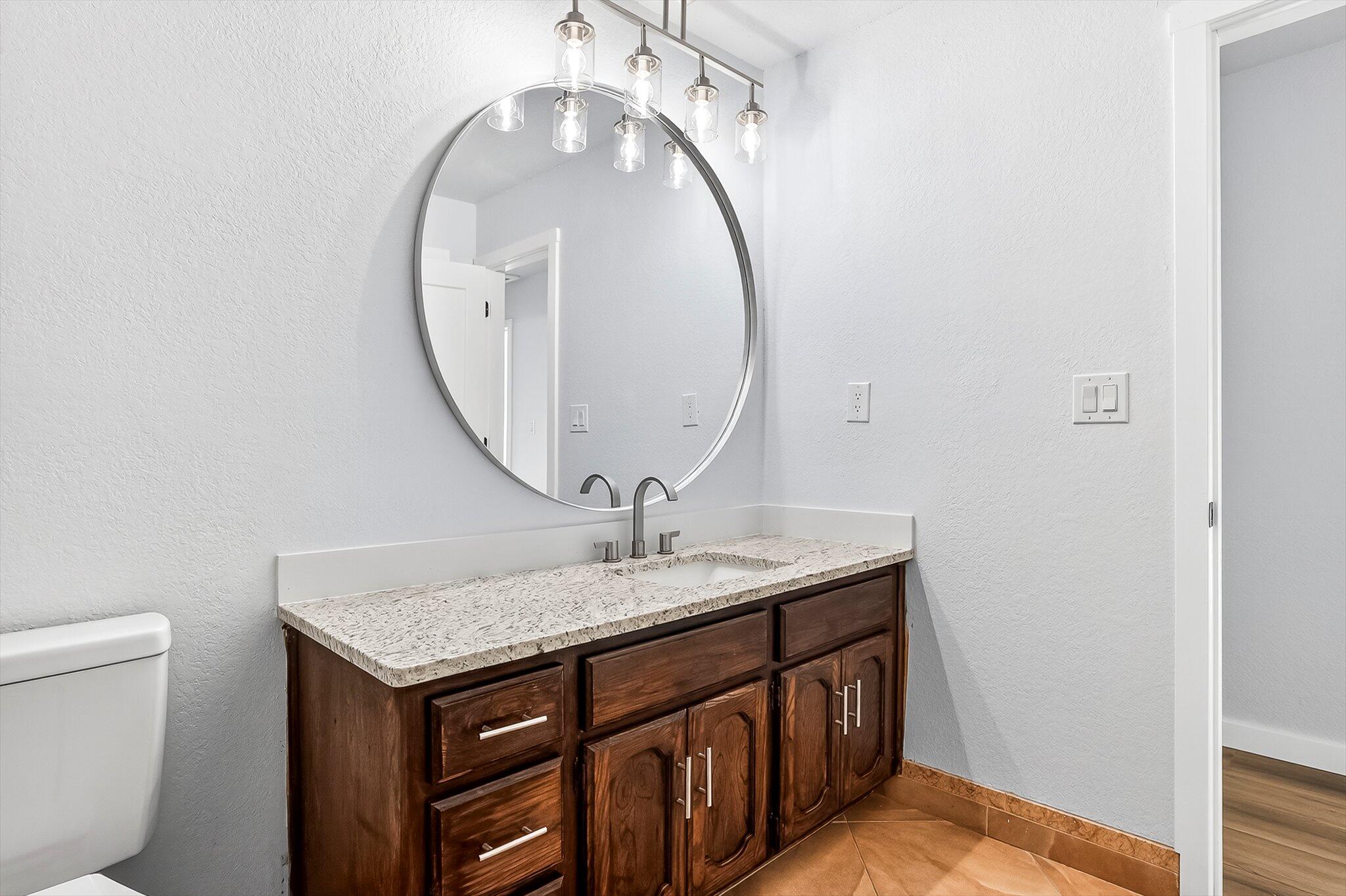 1800 South 14th Avenue Property Photo 34