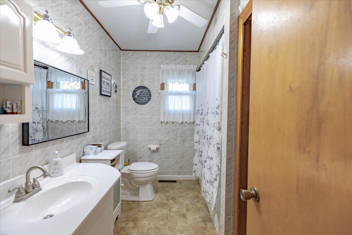 9974 Highway 17 Property Photo 6