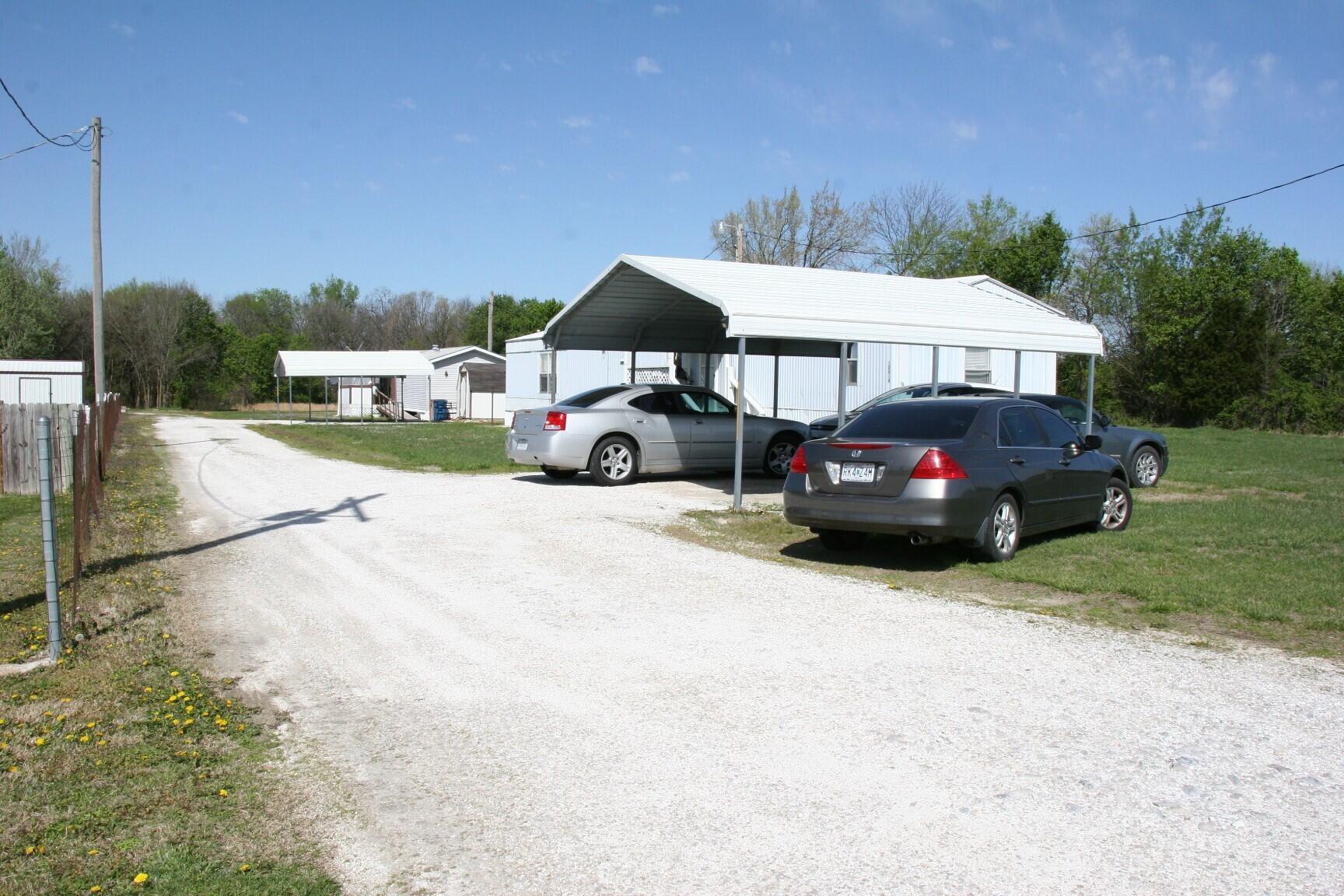 12456 & 64 Harley Lane Property Photo 7
