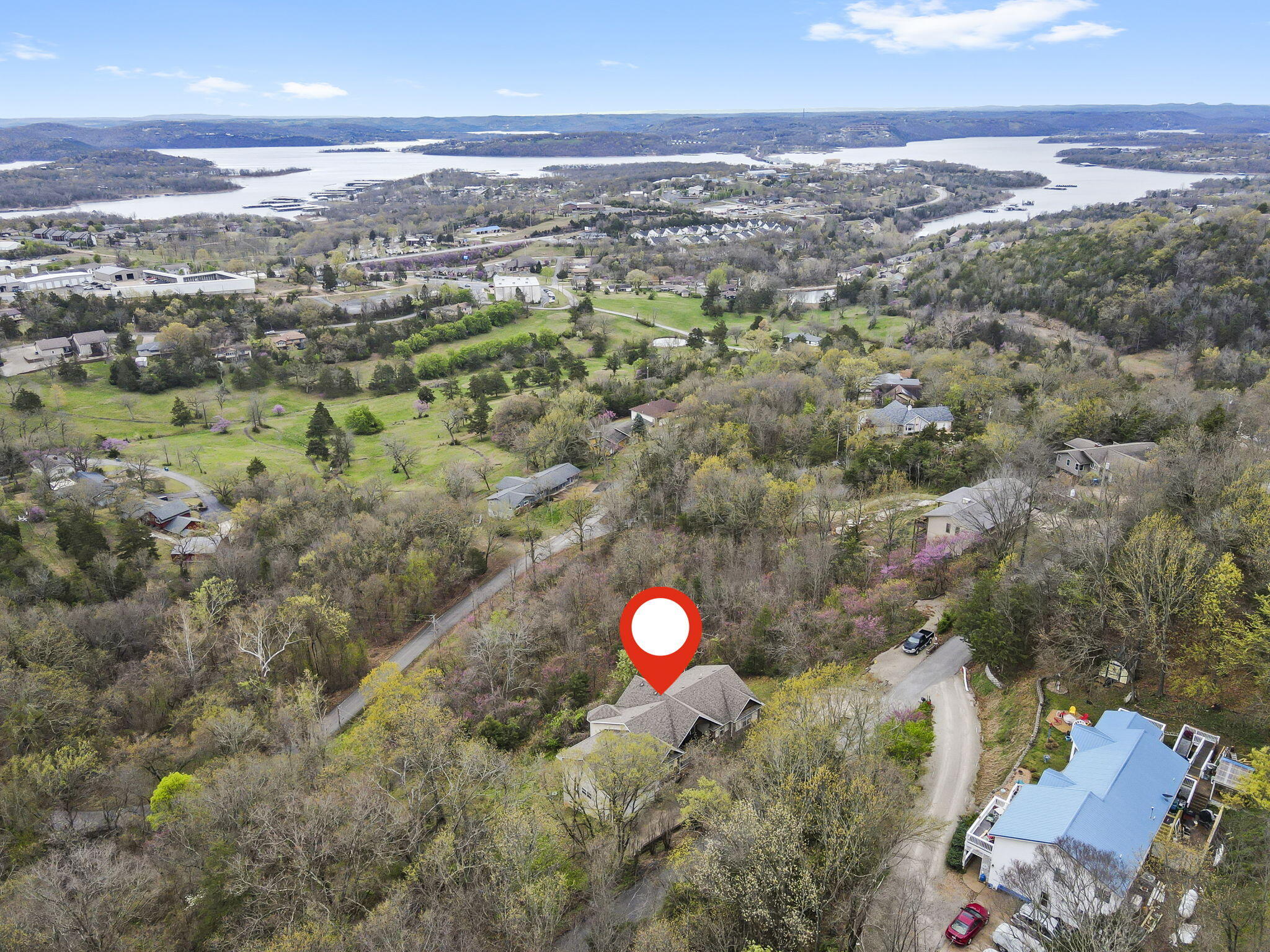 10 Greenview Drive Property Photo 4