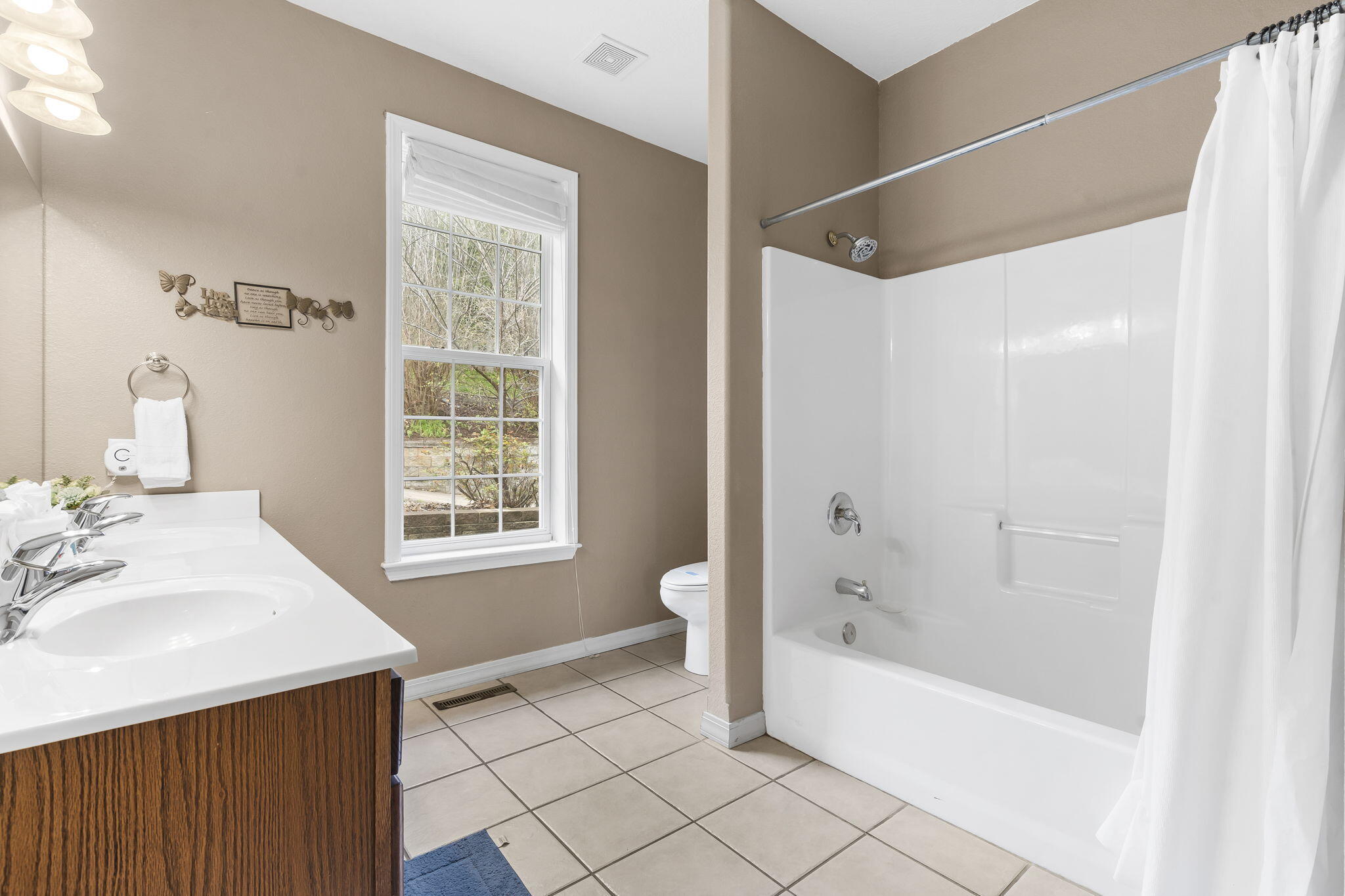 10 Greenview Drive Property Photo 19