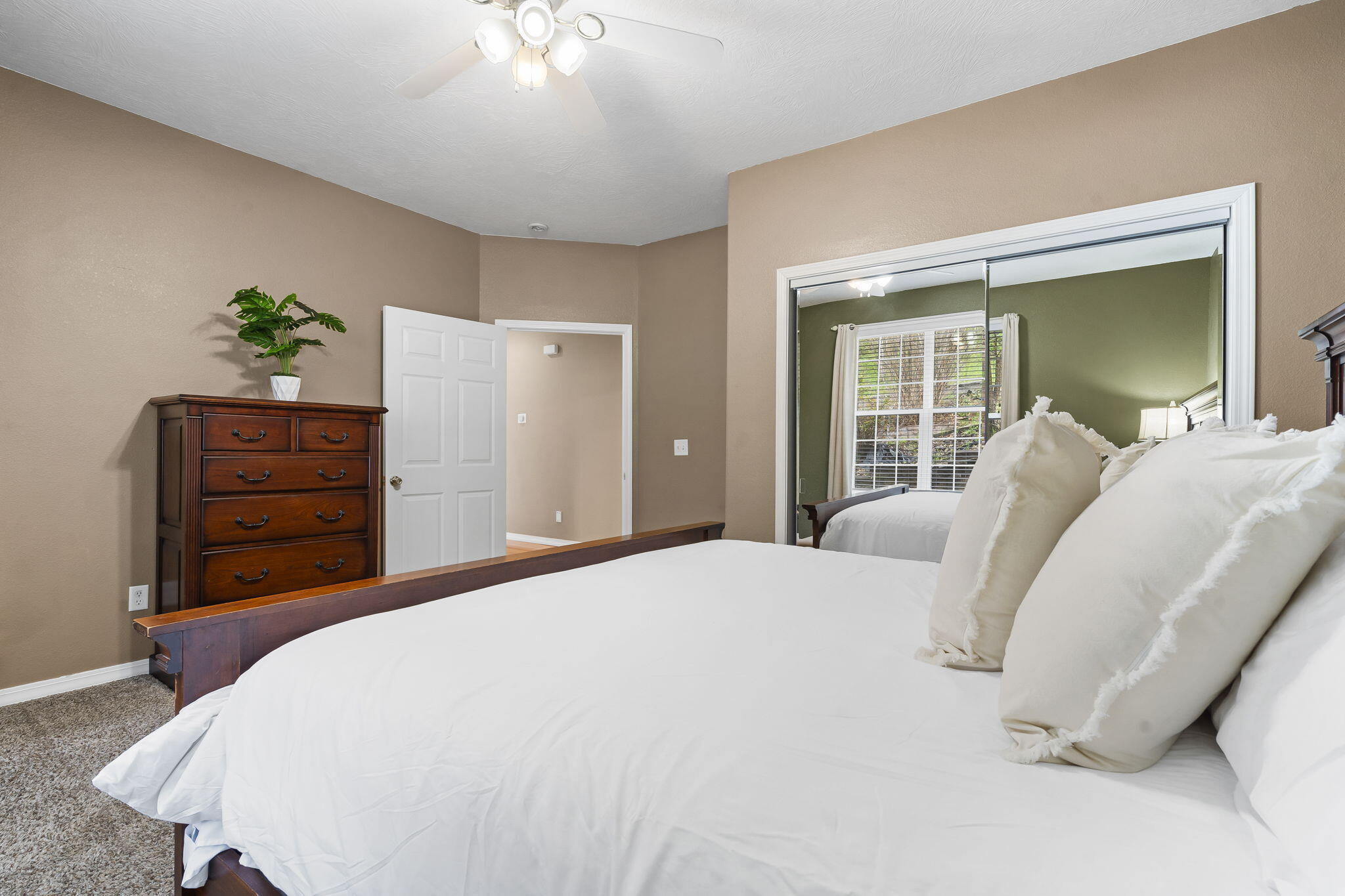 10 Greenview Drive Property Photo 21