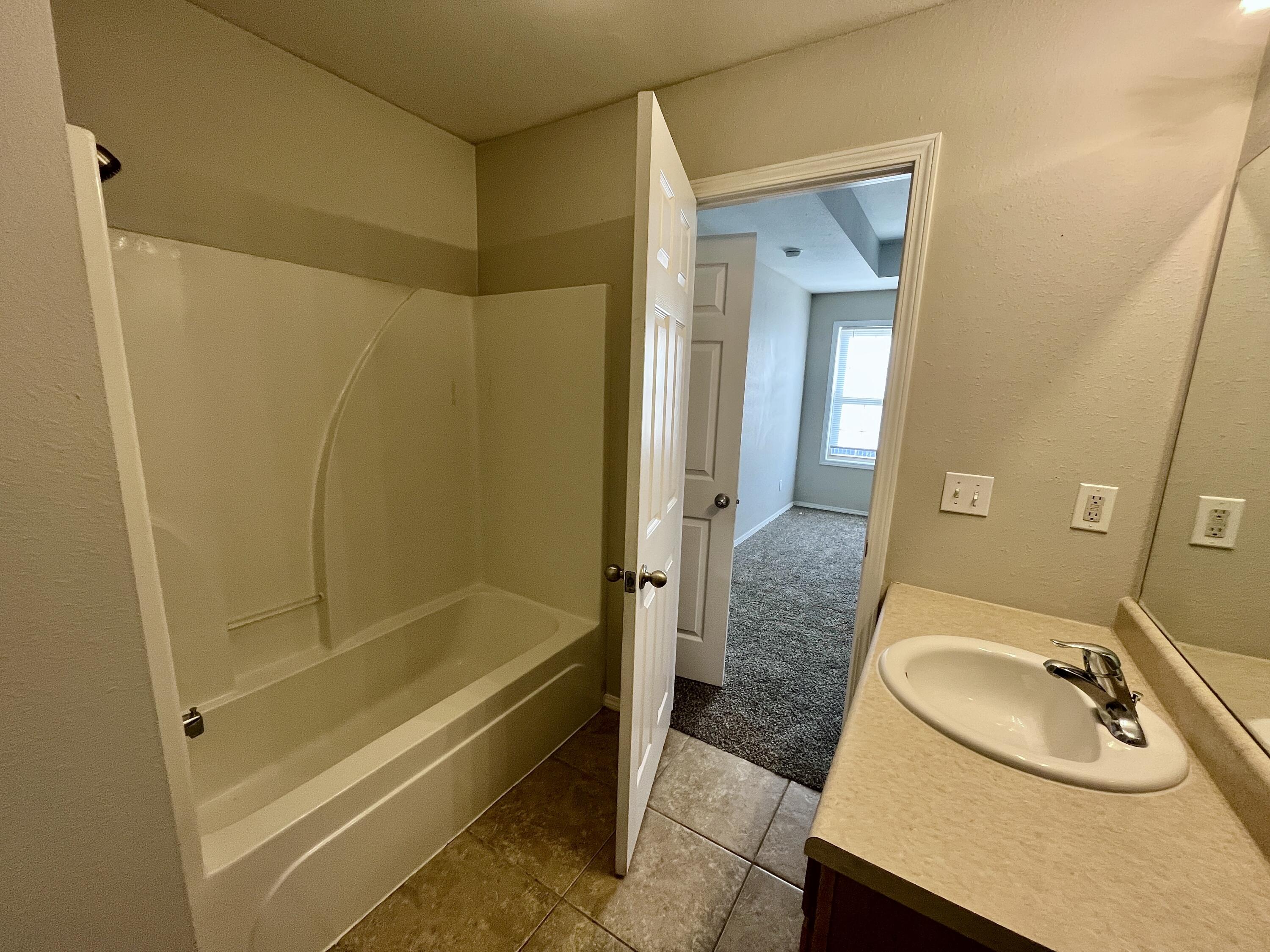 330 West Summit Street Property Photo 9