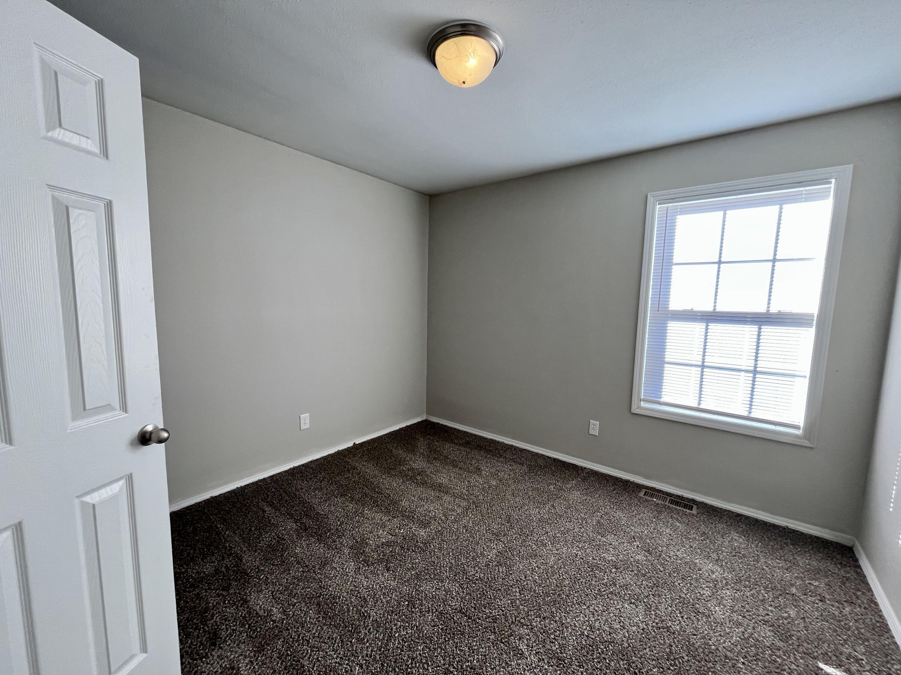 330 West Summit Street Property Photo 10