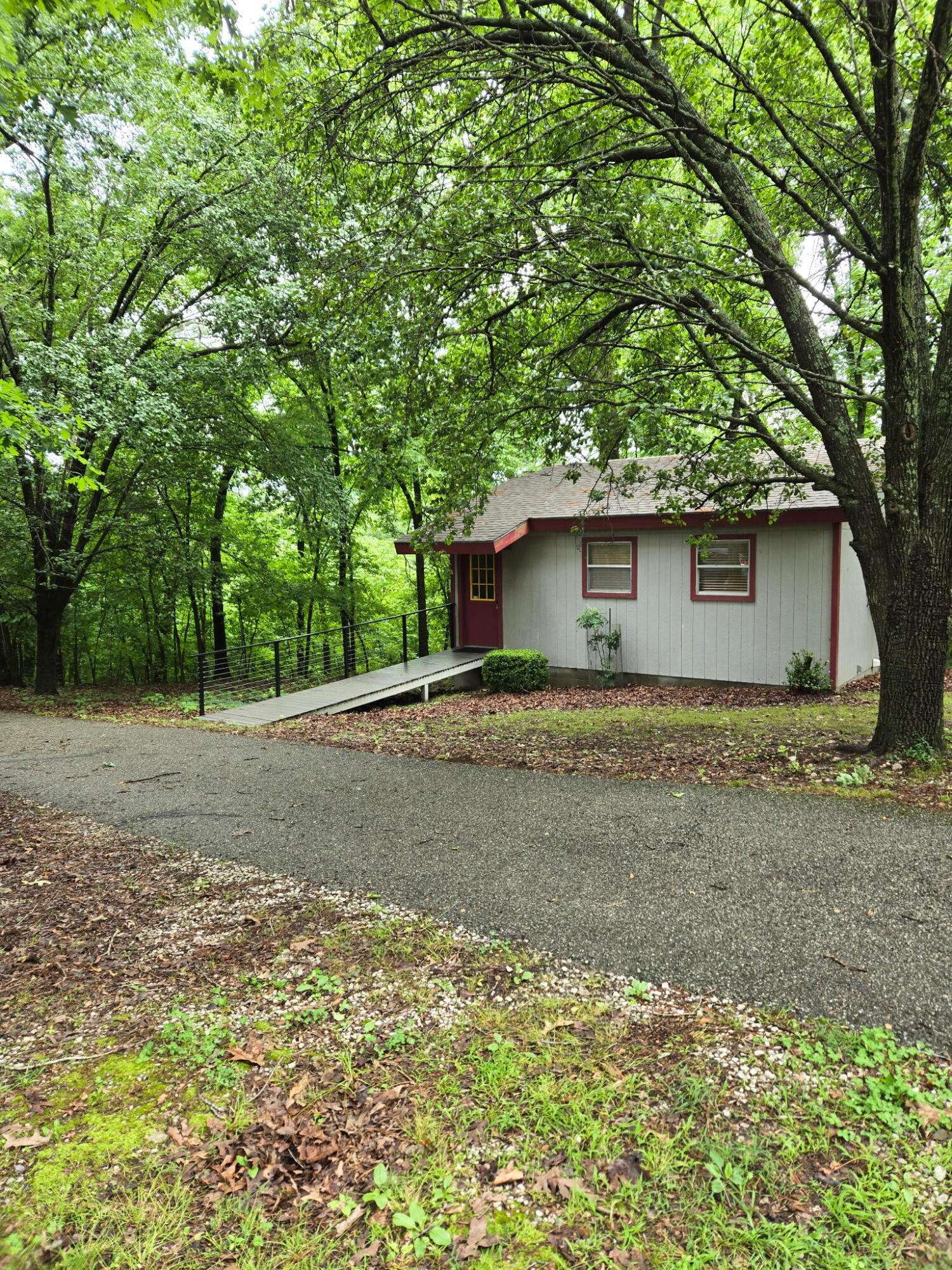 56 Thompson Lane Property Photo 2