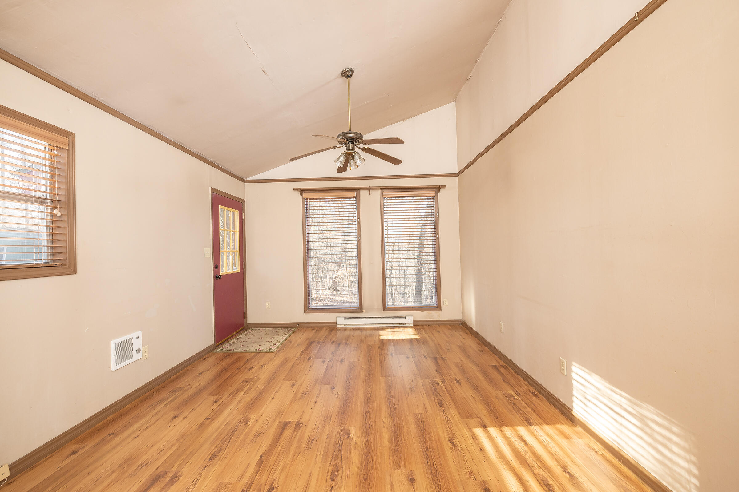 56 Thompson Lane Property Photo 9