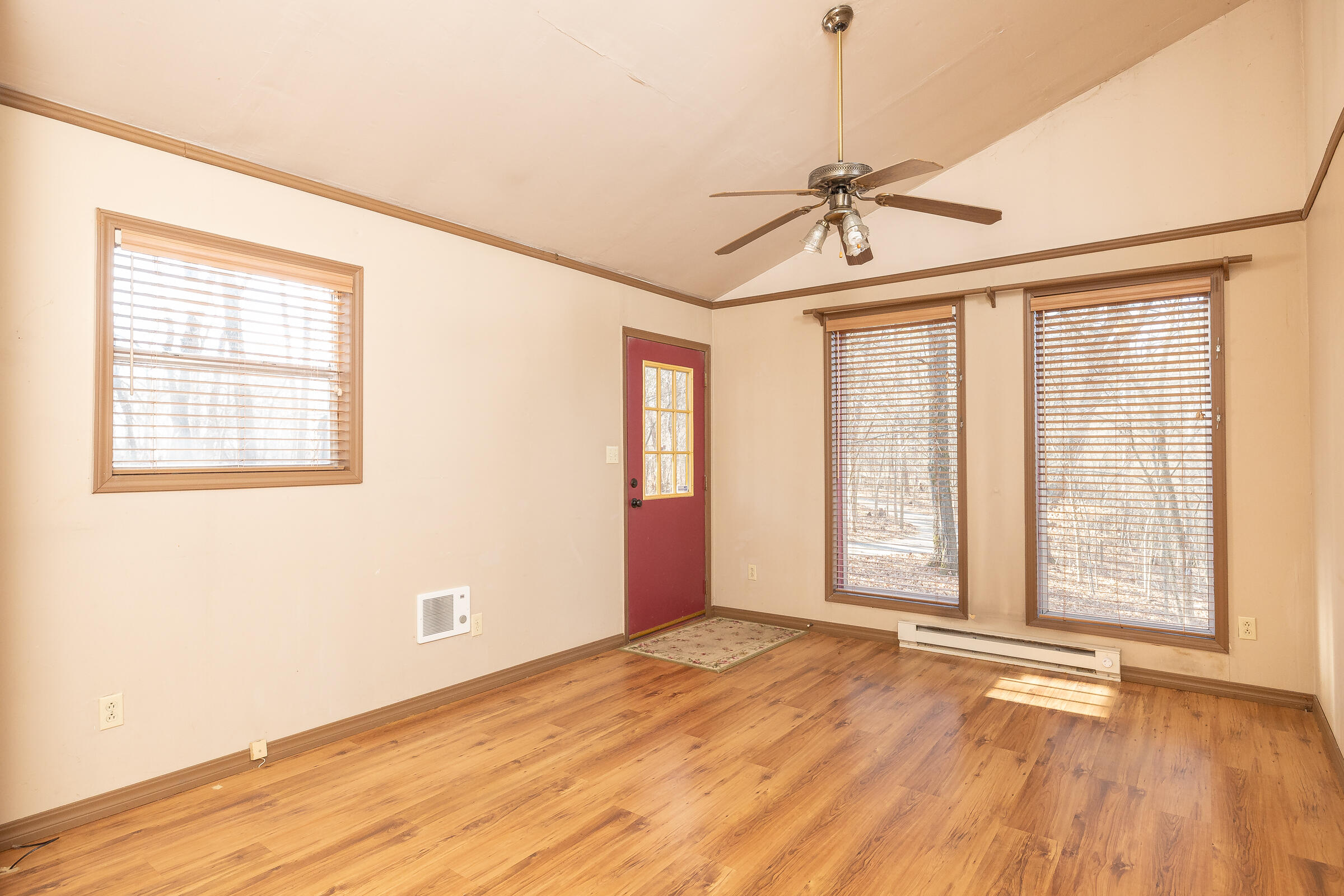 56 Thompson Lane Property Photo 10