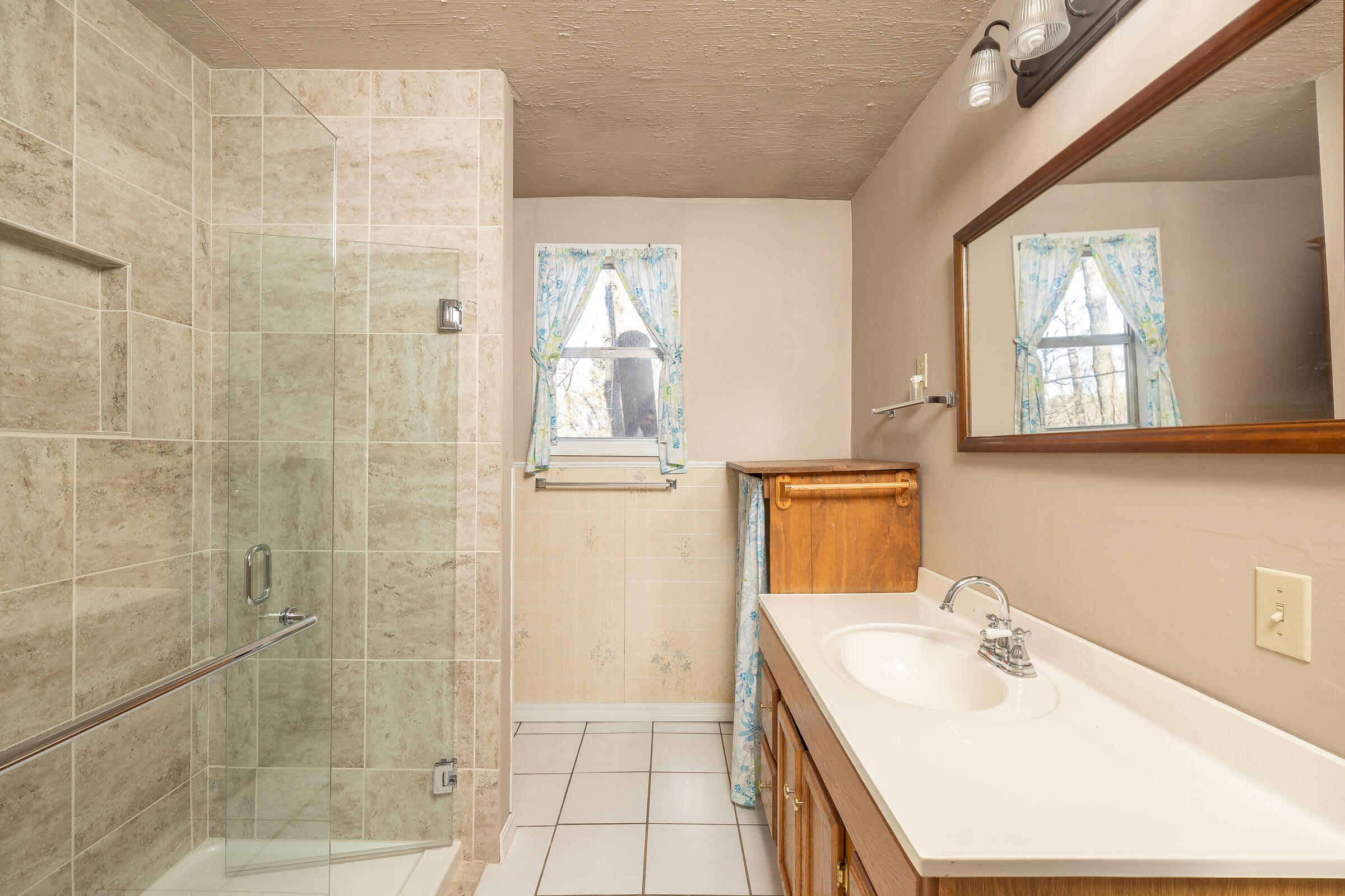 56 Thompson Lane Property Photo 16
