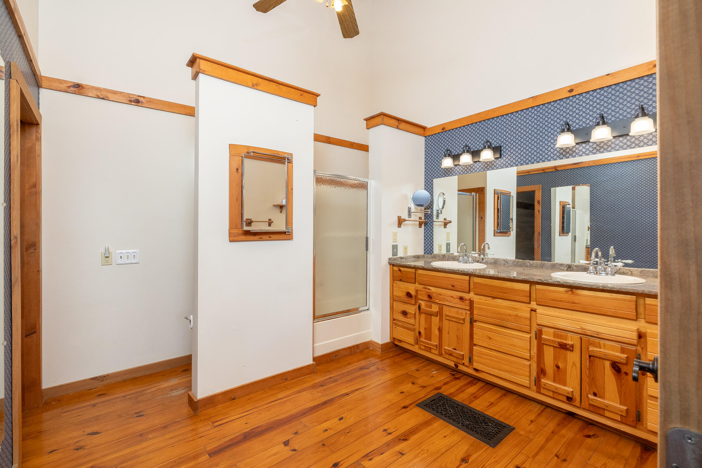 539 Thompson Lane Property Photo 41