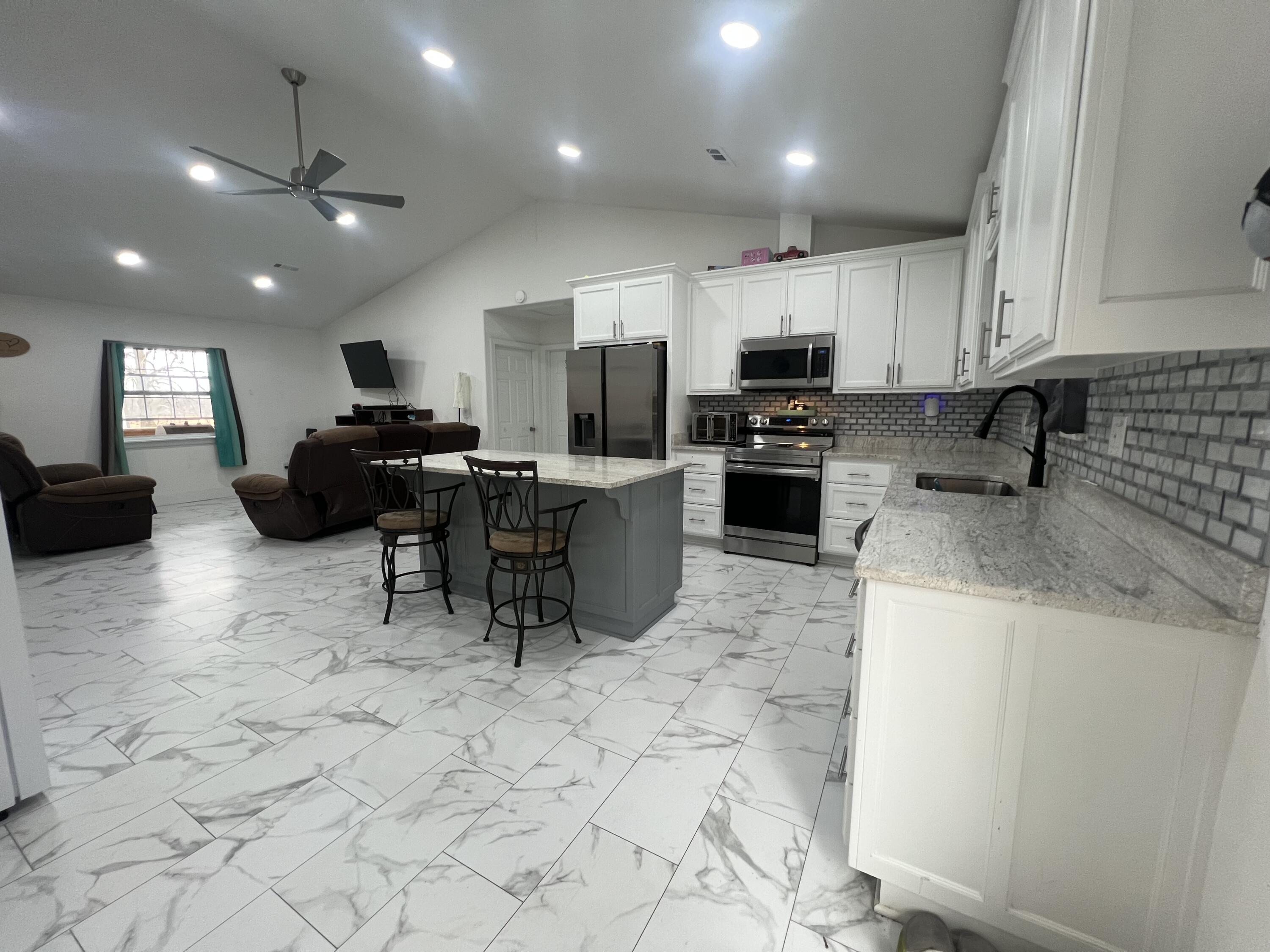 301 North Myrtle Street Property Photo 9