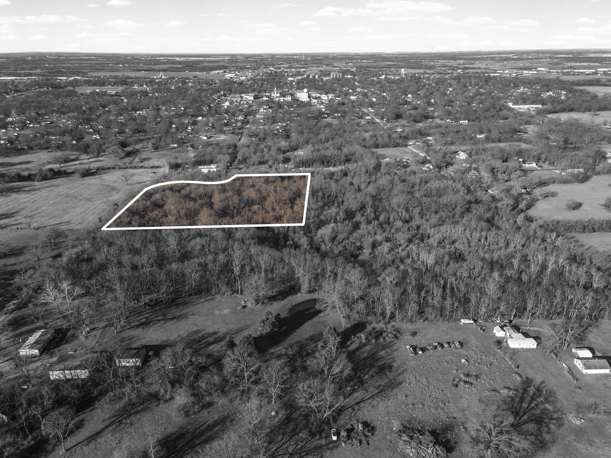 Sw Lot East Pine St Property Photo 4