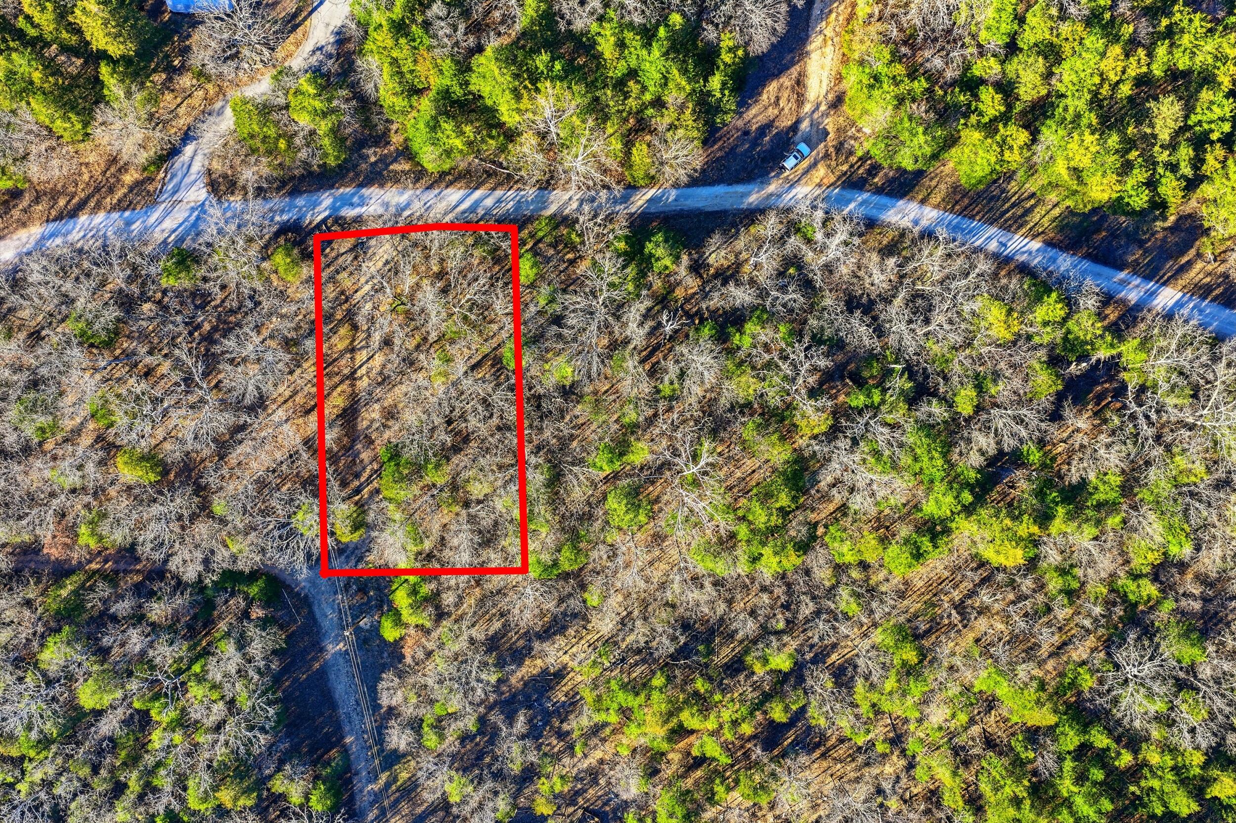 000 Wallace Drive Property Photo 2