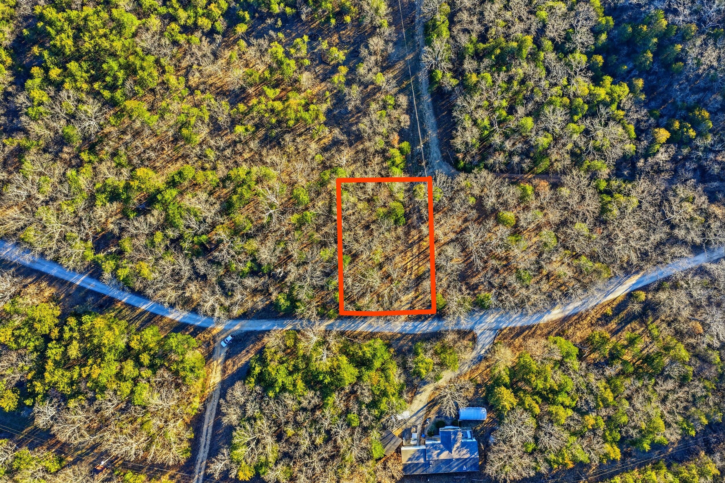000 Wallace Drive Property Photo 4