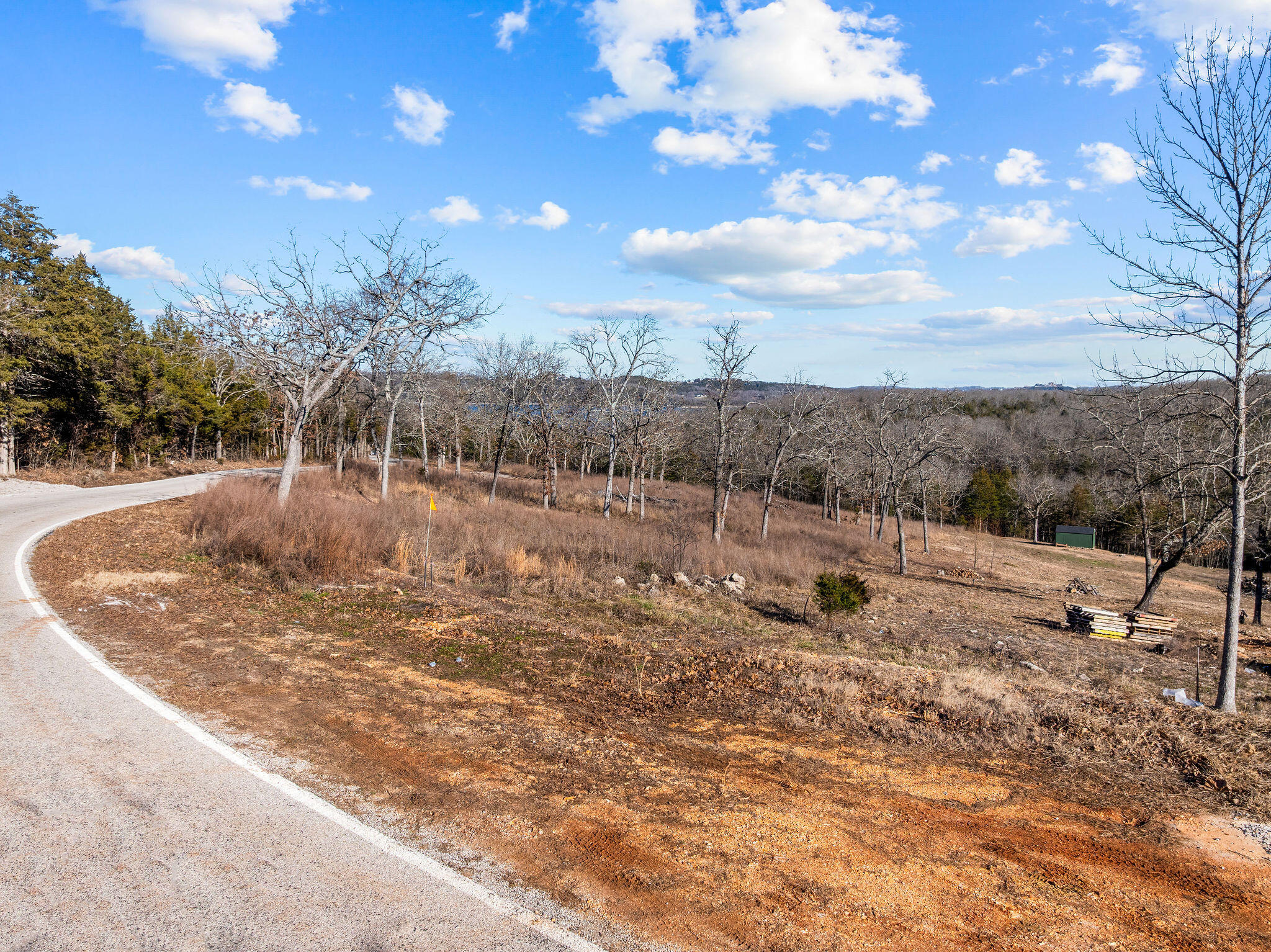 2416 Bread Tray Mountain Road Property Photo 7