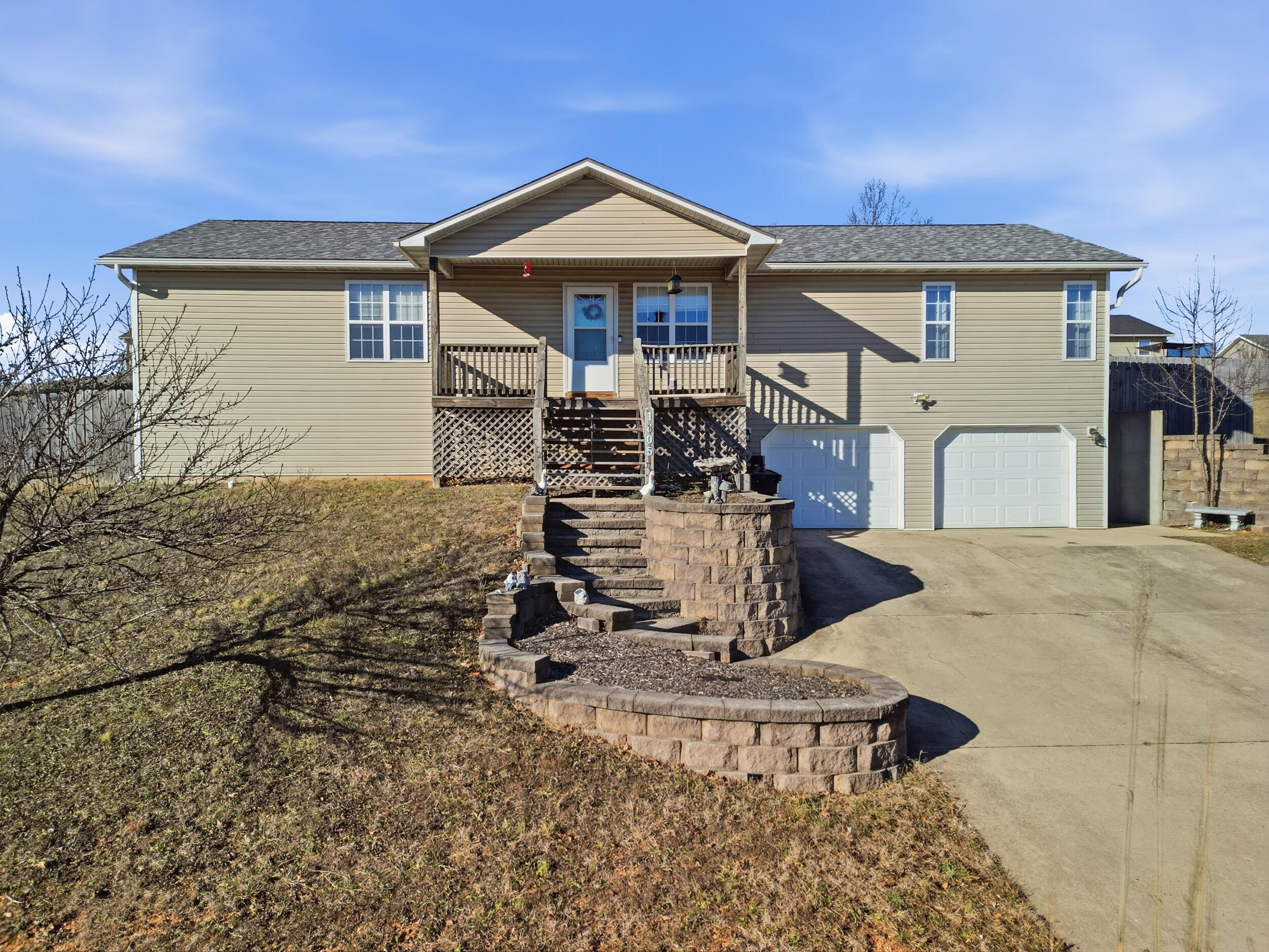 1605 Jon Street Property Photo 1