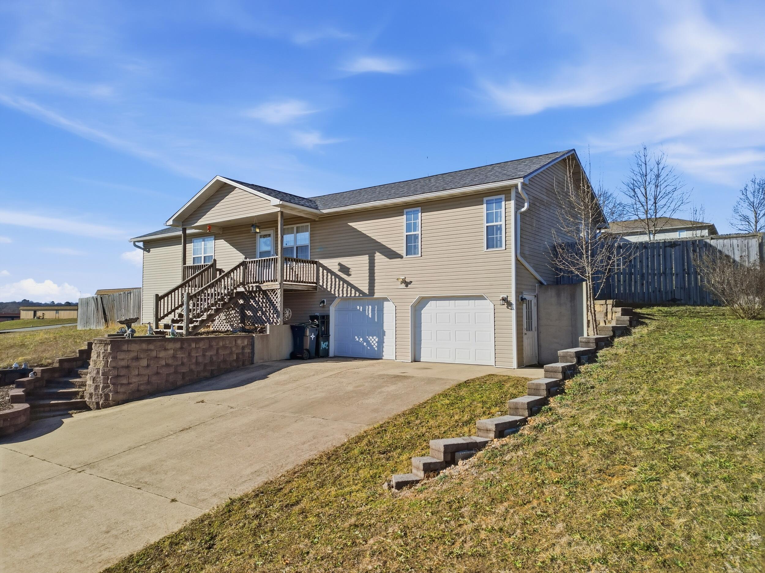 1605 Jon Street Property Photo 2