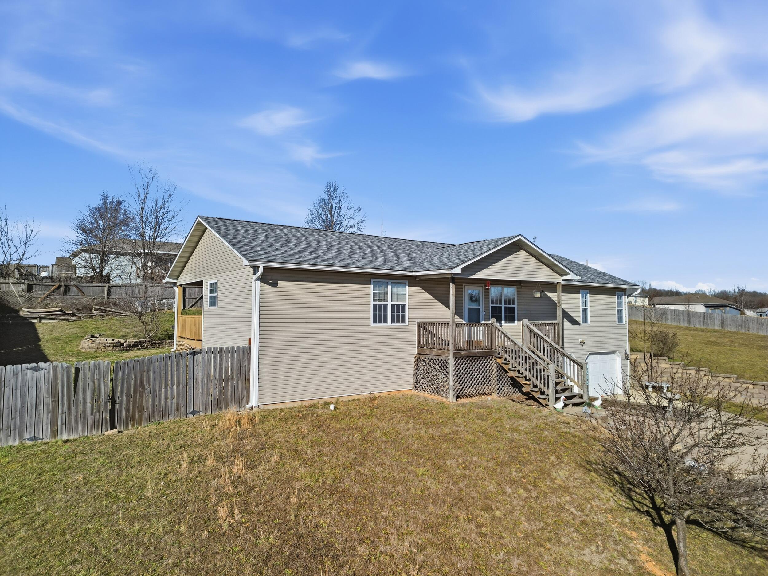 1605 Jon Street Property Photo 3