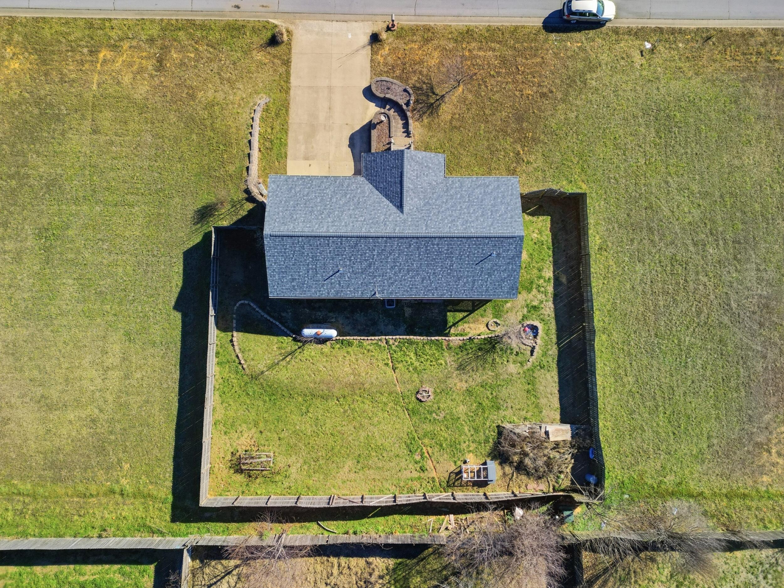 1605 Jon Street Property Photo 11
