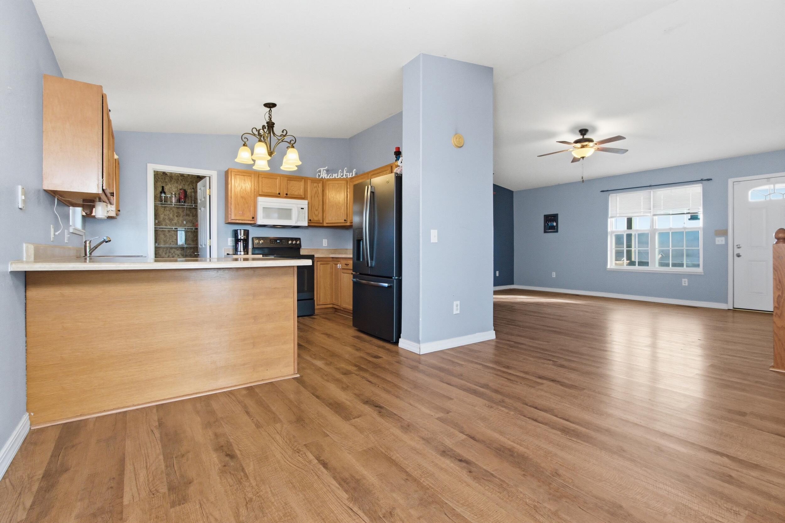 1605 Jon Street Property Photo 16