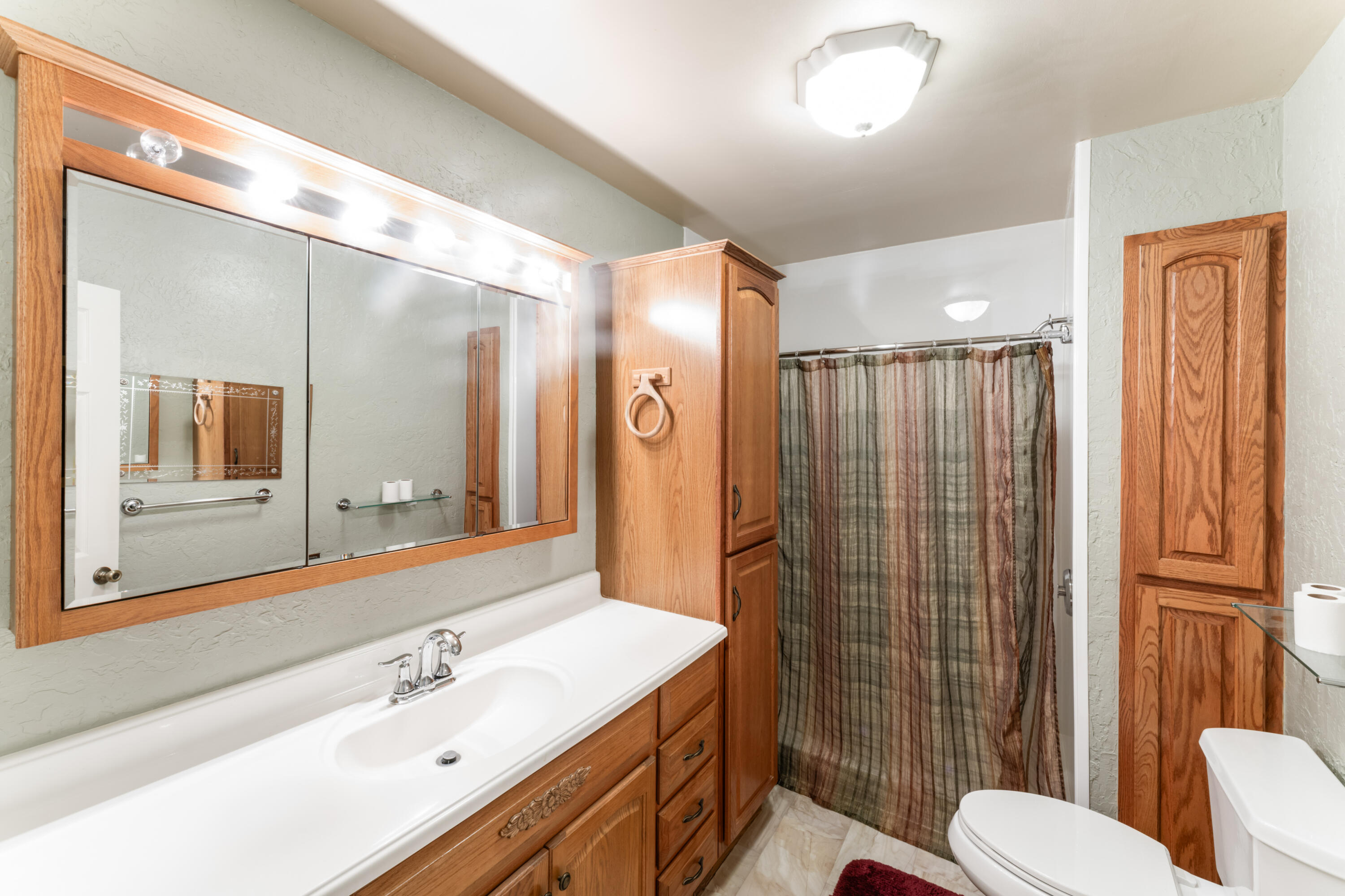 1719 North Pine Street Property Photo 4