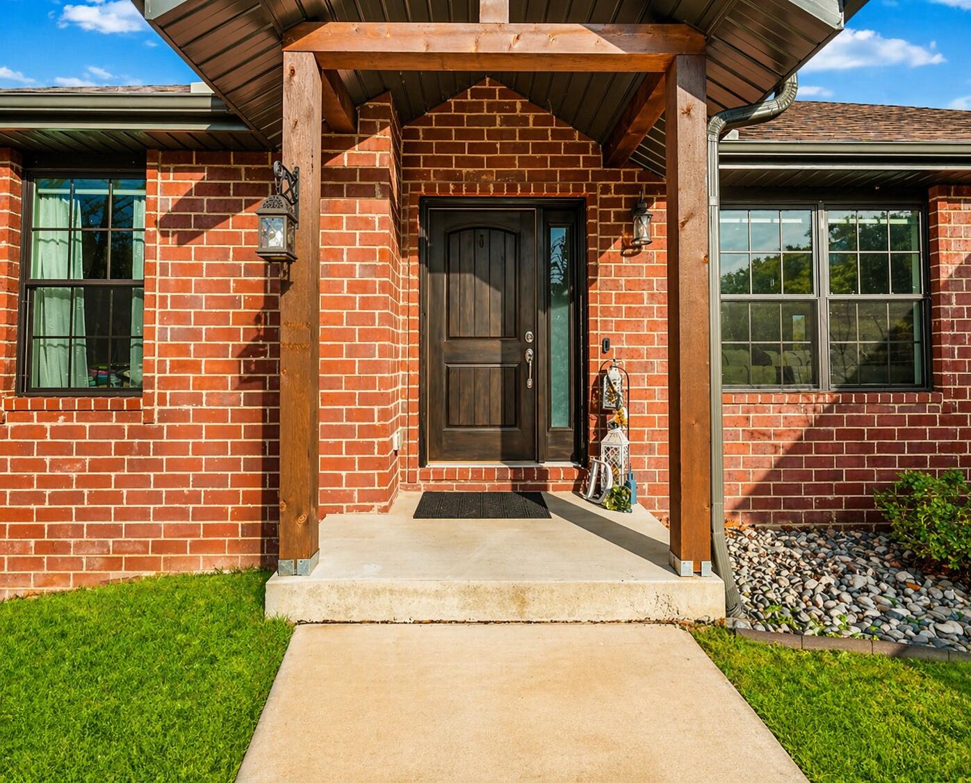 101 Jury Lane Property Photo 2