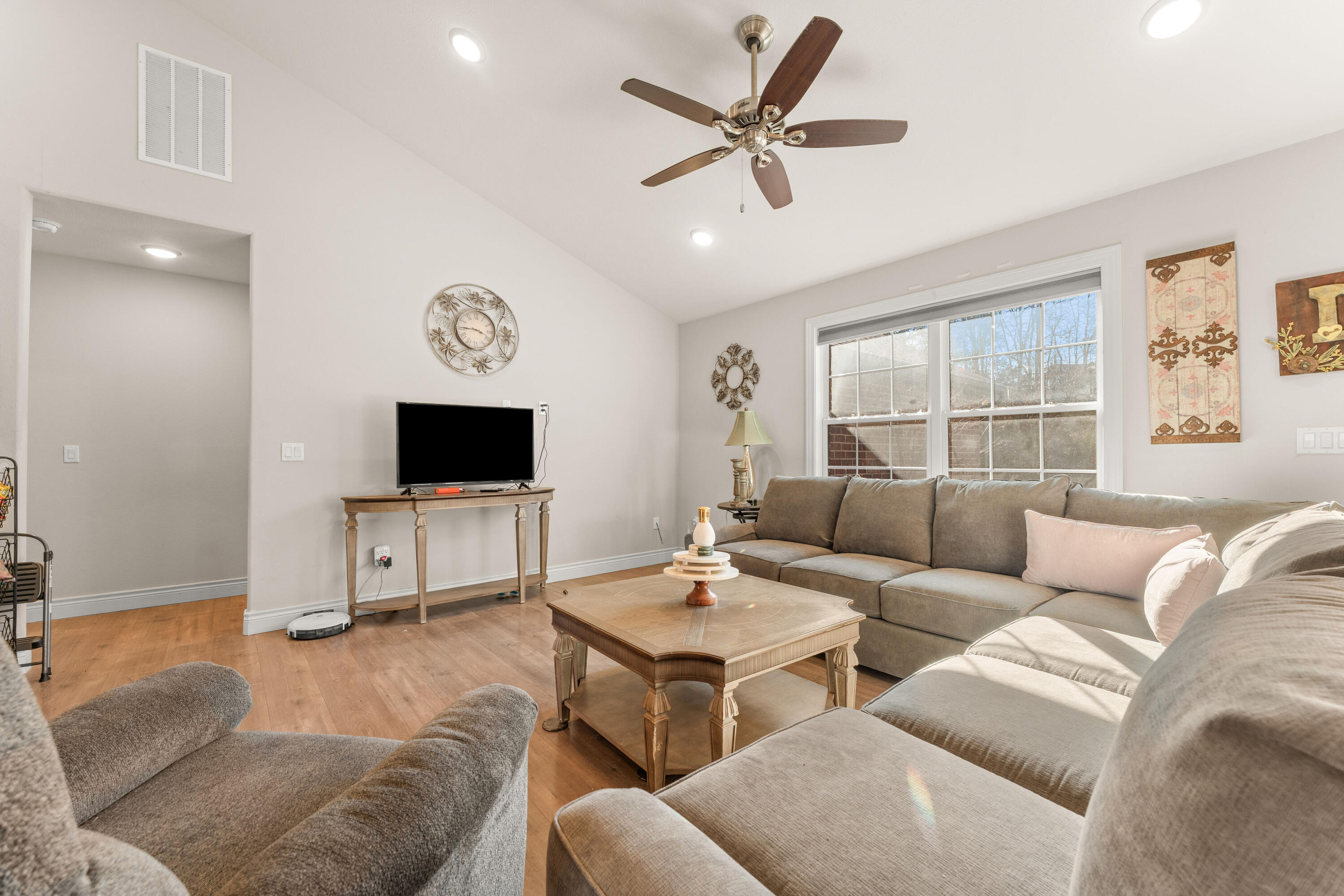 101 Jury Lane Property Photo 28