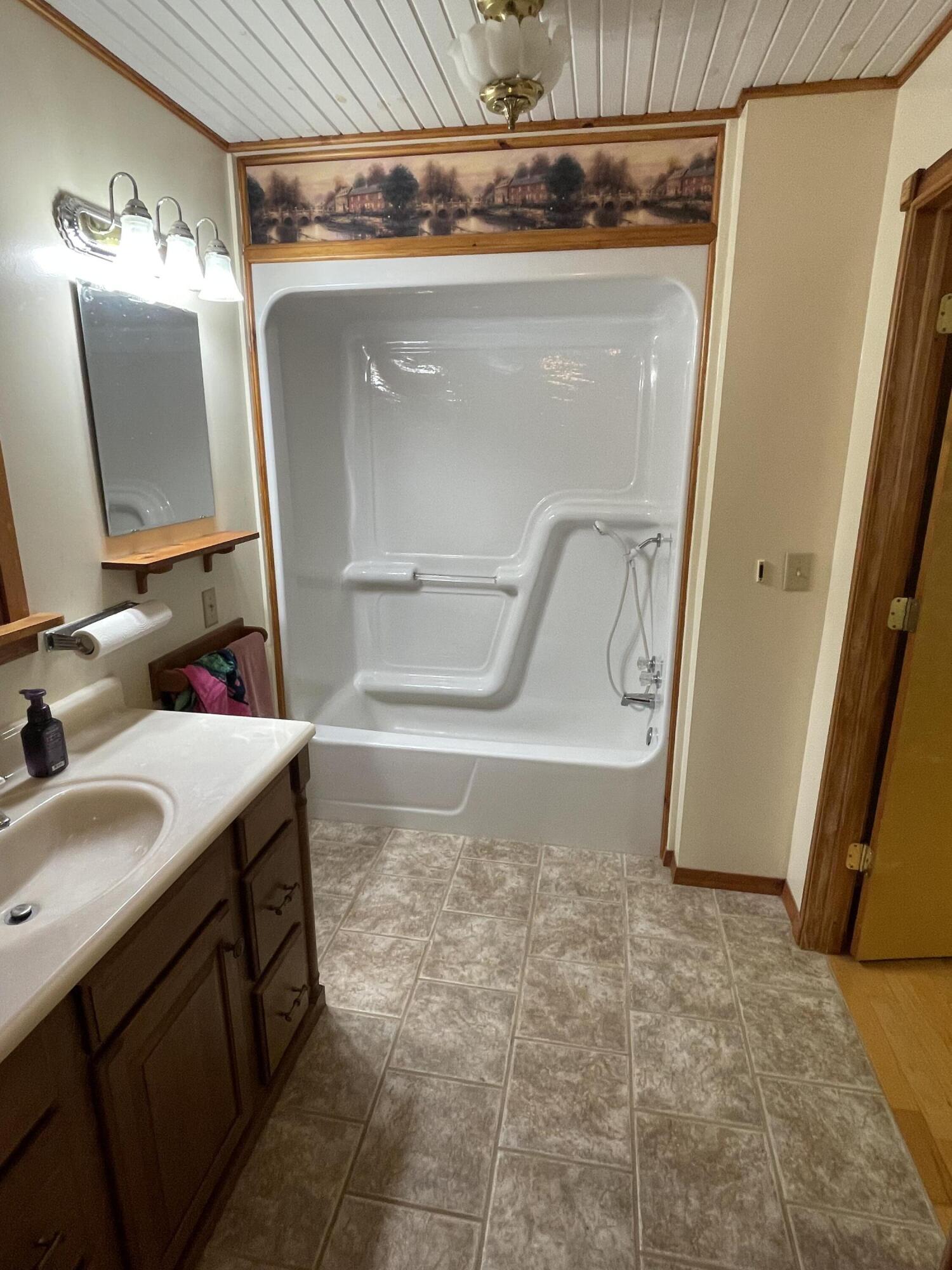 18674 Farm Road 1045 Property Photo 17
