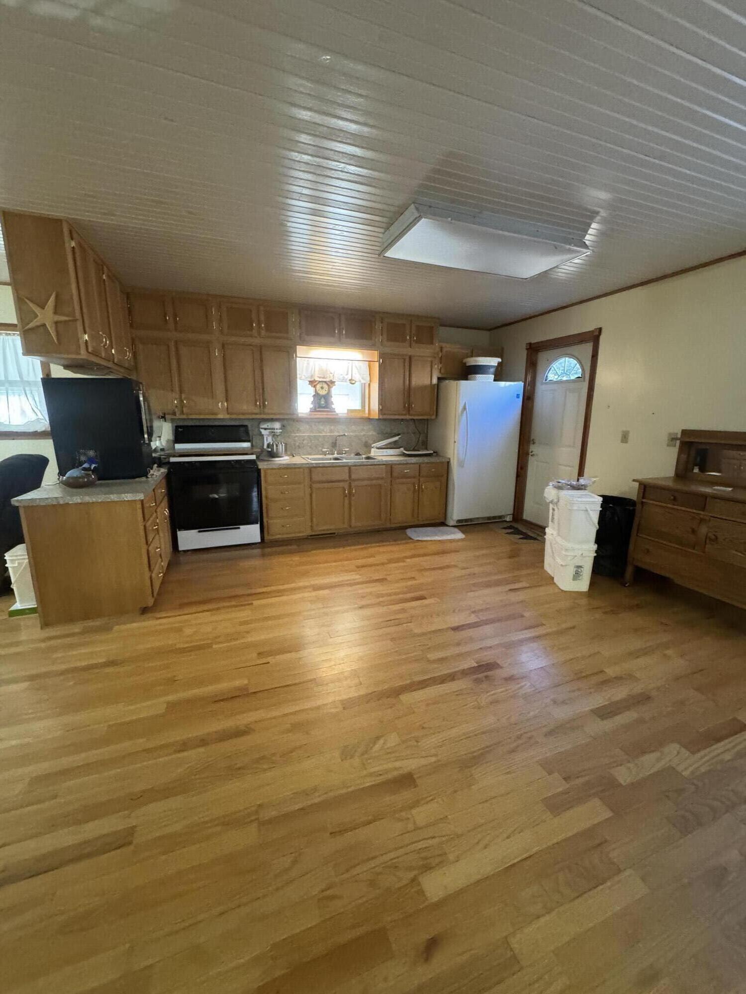 18674 Farm Road 1045 Property Photo 19