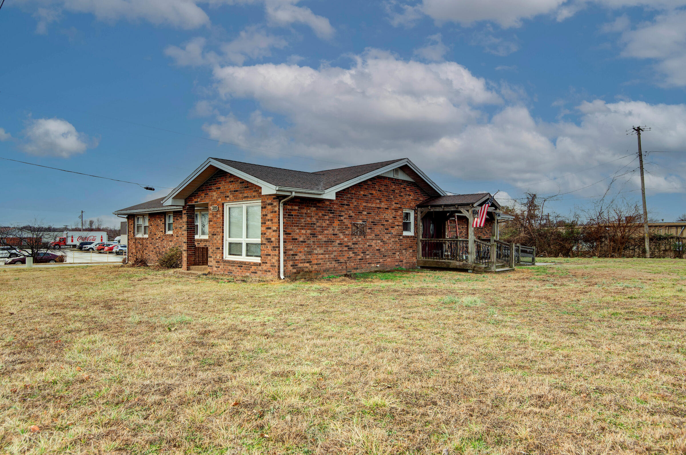309 South Miller Road Property Photo 4