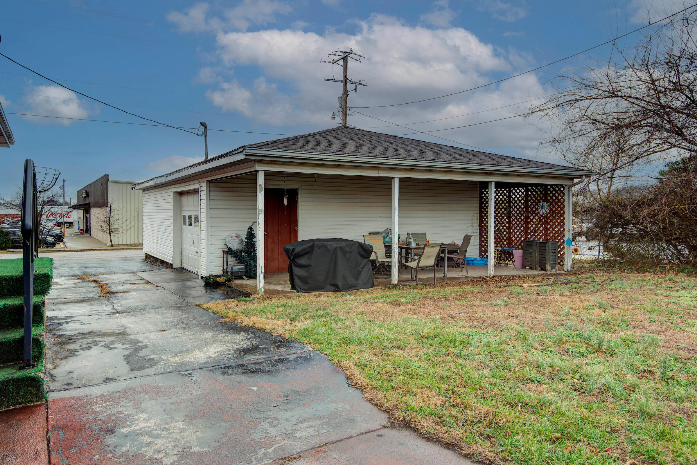 309 South Miller Road Property Photo 23