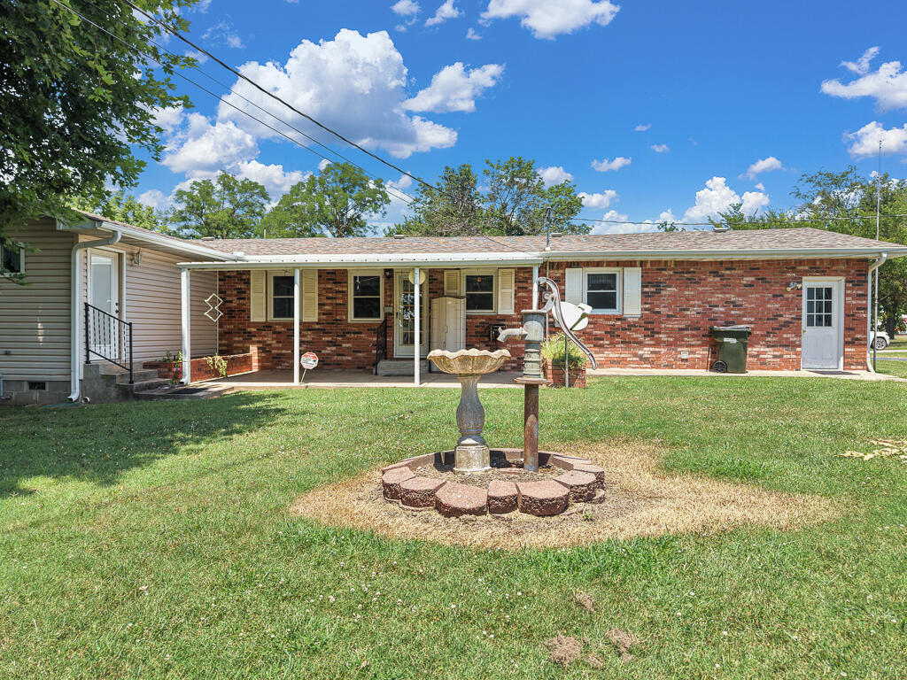 310 East Carnes Street Property Photo 6