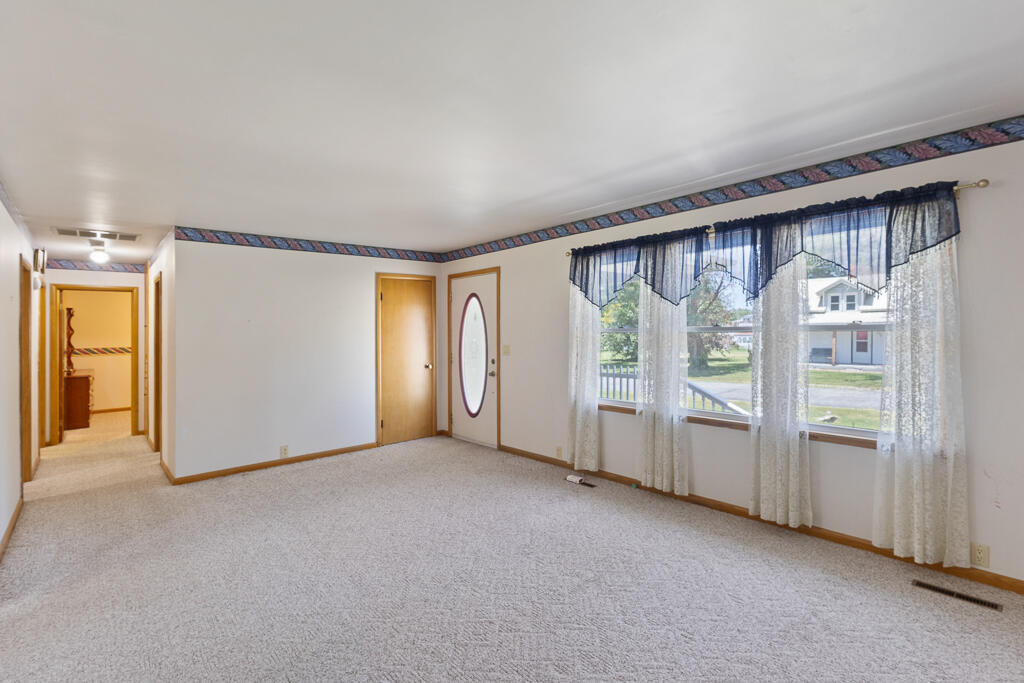 310 East Carnes Street Property Photo 14