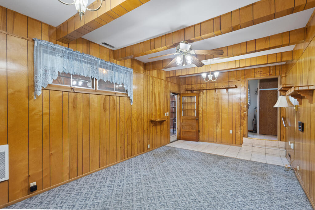 310 East Carnes Street Property Photo 20