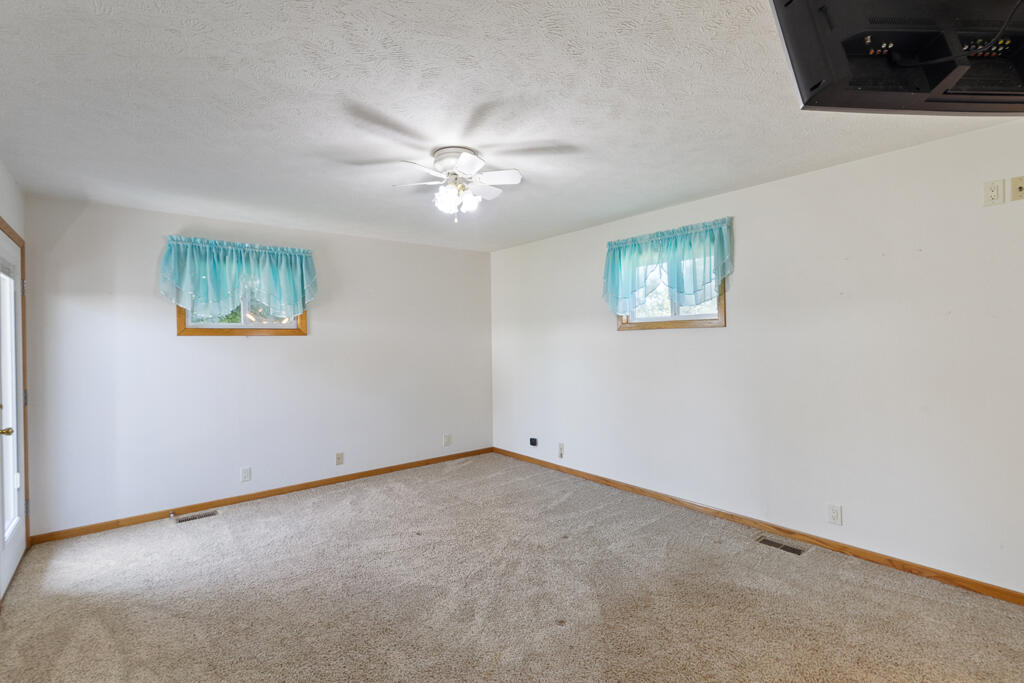 310 East Carnes Street Property Photo 23