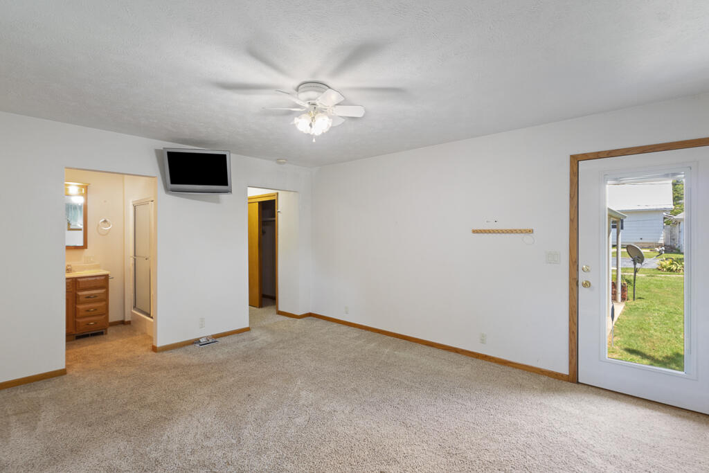 310 East Carnes Street Property Photo 24