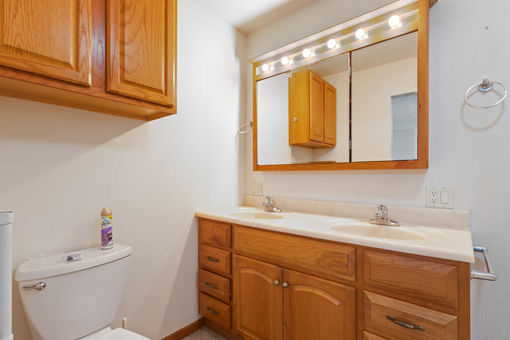 310 East Carnes Street Property Photo 27